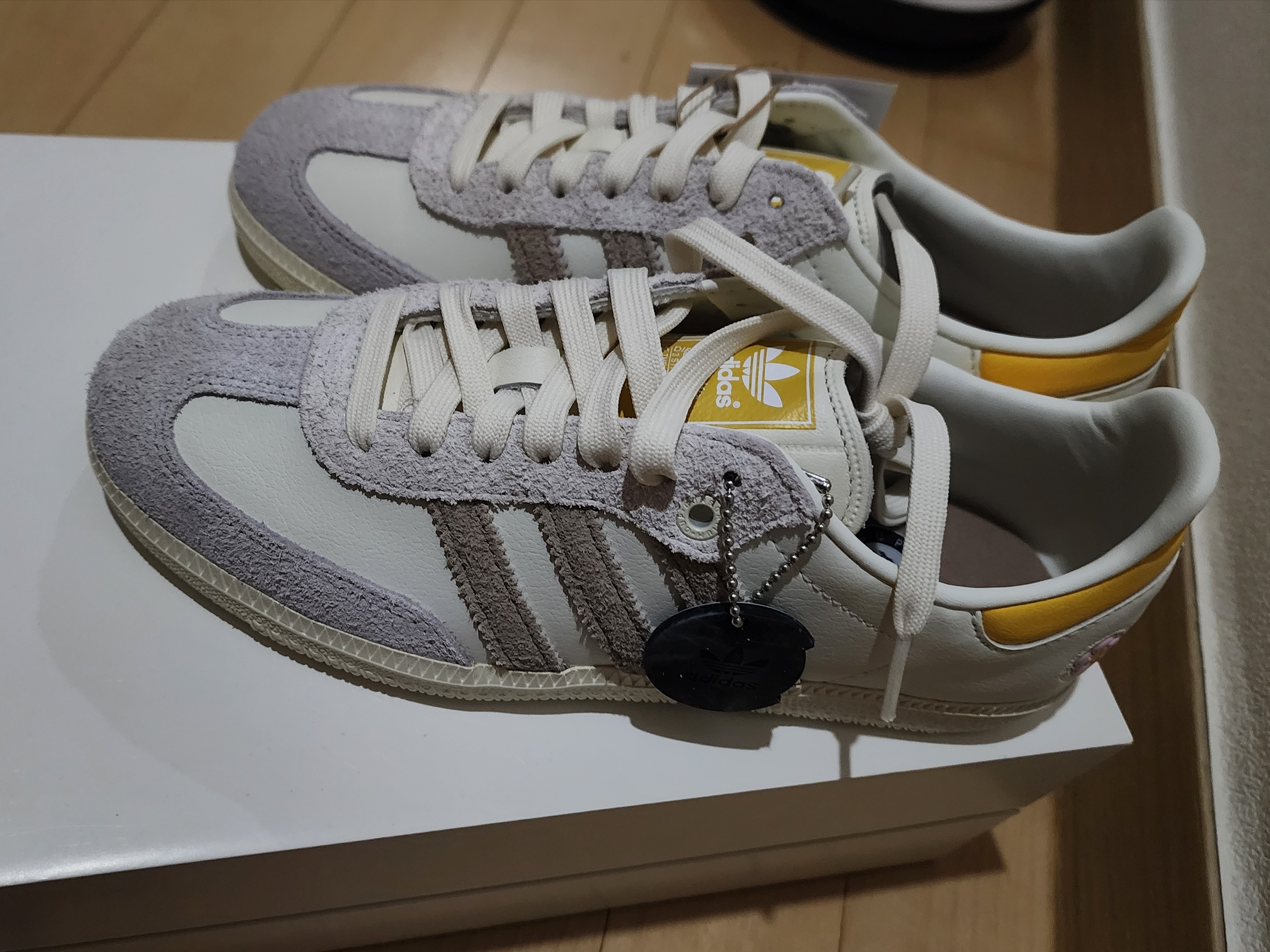 Adidas x Kasina Samba Consortium Cup Off White Trace Khaki 착용 스타일
