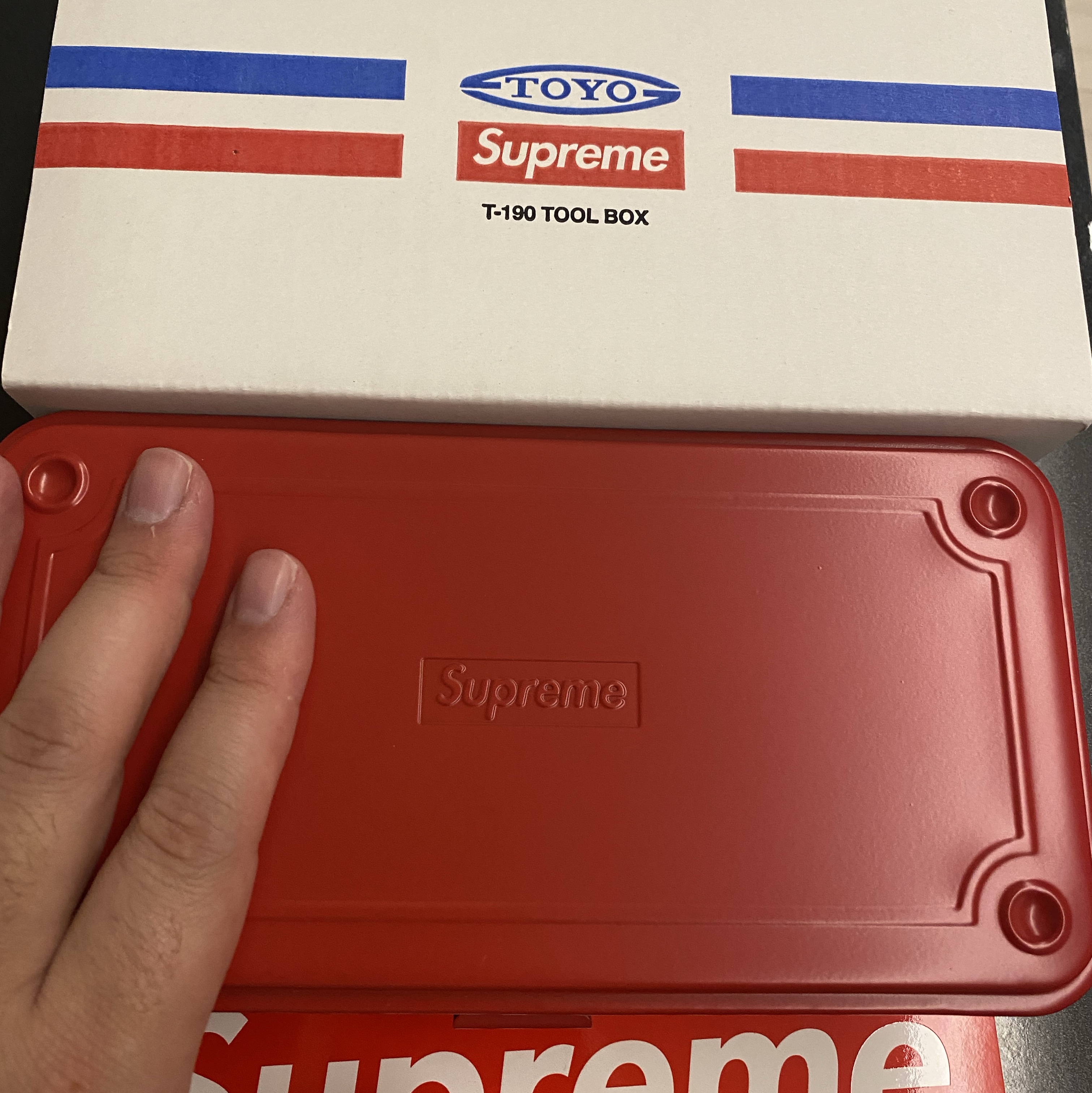 Supreme x Toyo Steel T-190 Mini Toolbox Red - 25SS 착용 스타일