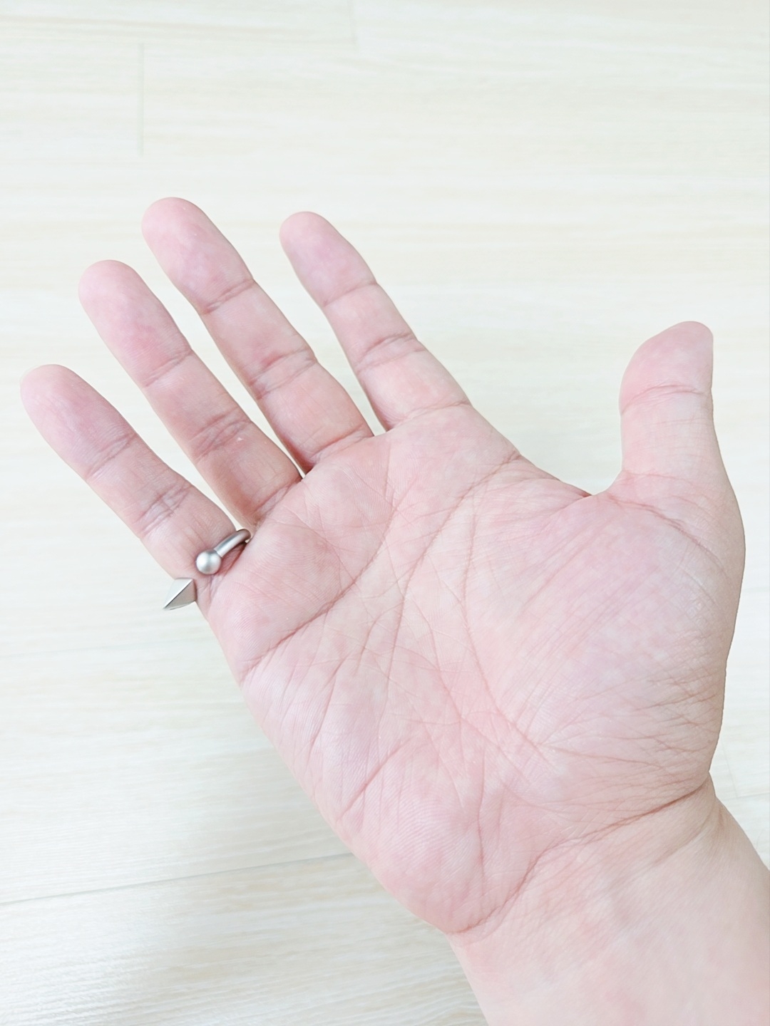 Haleine Metal Piercing Ring (VA218) 착용 스타일 - 2