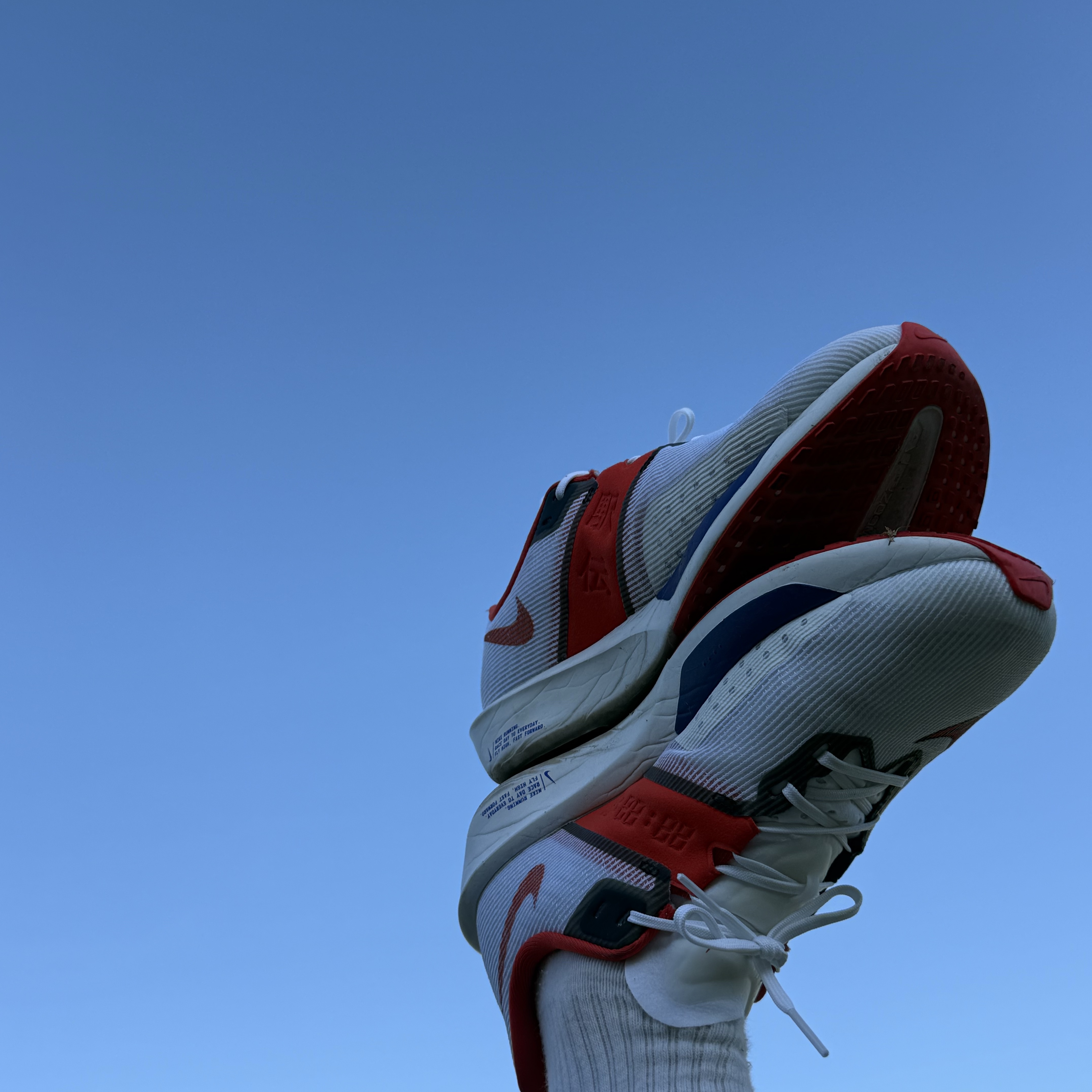 Nike Air Zoom Rival Fly 4 White Habanero Red 착용 스타일
