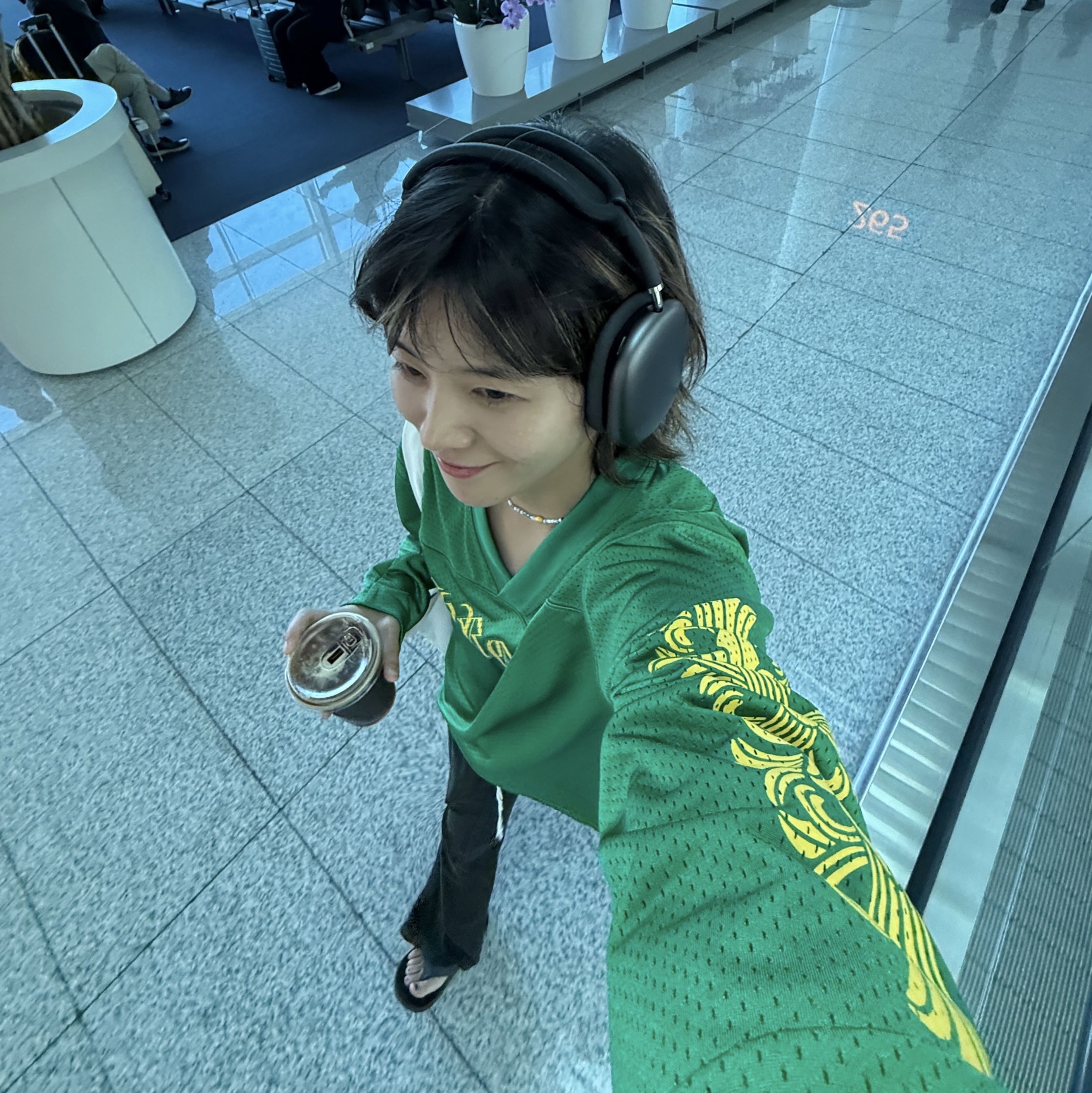 Chrome Hearts Mesh Long Sleeve Jersey Green, Apple AirPods Max Lightning Space Gray (Korean Ver.) 착용 스타일 - 1