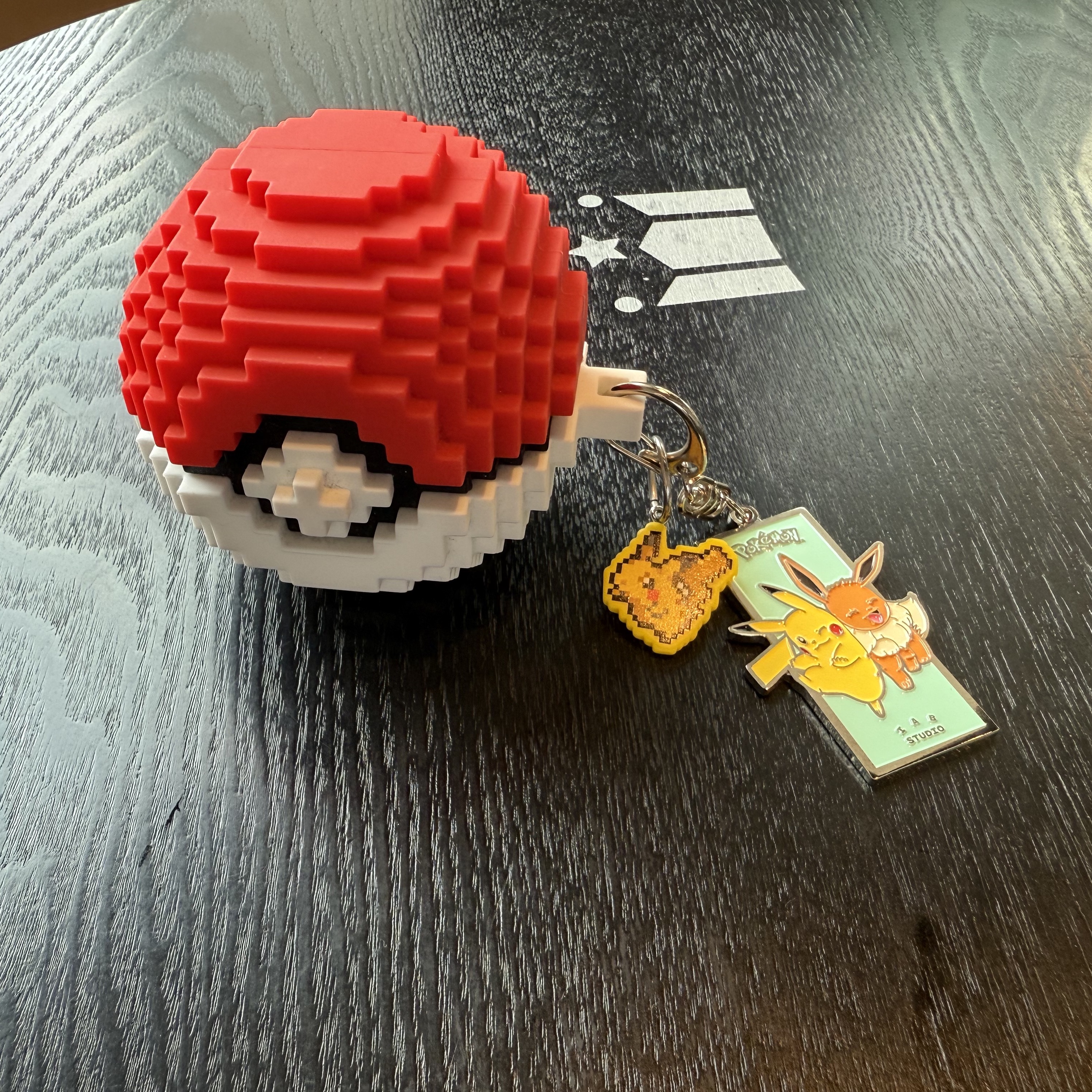 Casetify x Pokemon Pixel Poke Ball 3D AirPods Pro Case, IAB Studio x Pokemon Pikachu & Eevee Keyring Metal - Offline Store Exclusive 착용 스타일