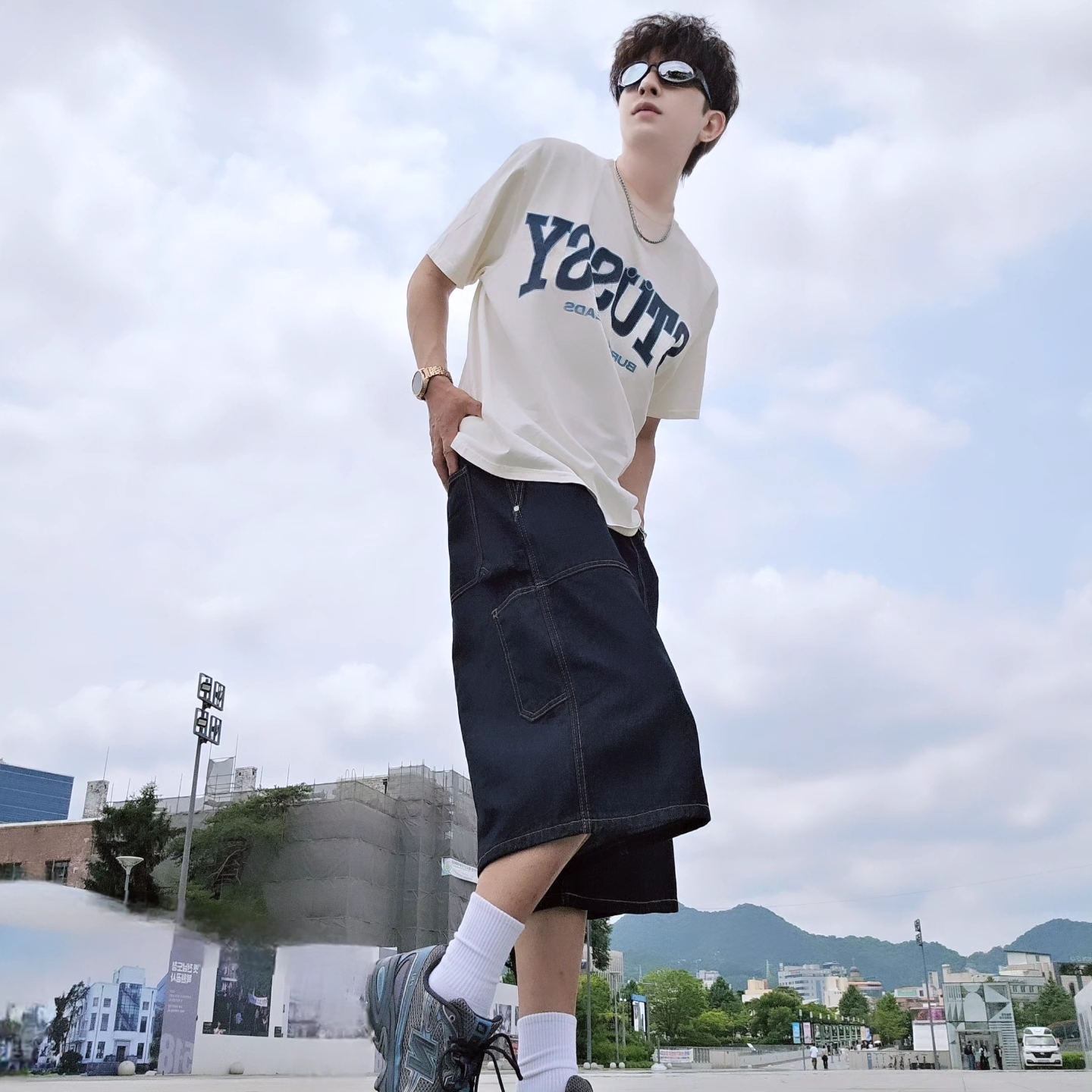 Stussy Burly Threads Pigment Dyed T-Shirt Natural, Samsung Galaxy Watch6 44mm LTE Silver (Korean Ver.) 착용 스타일 - 1