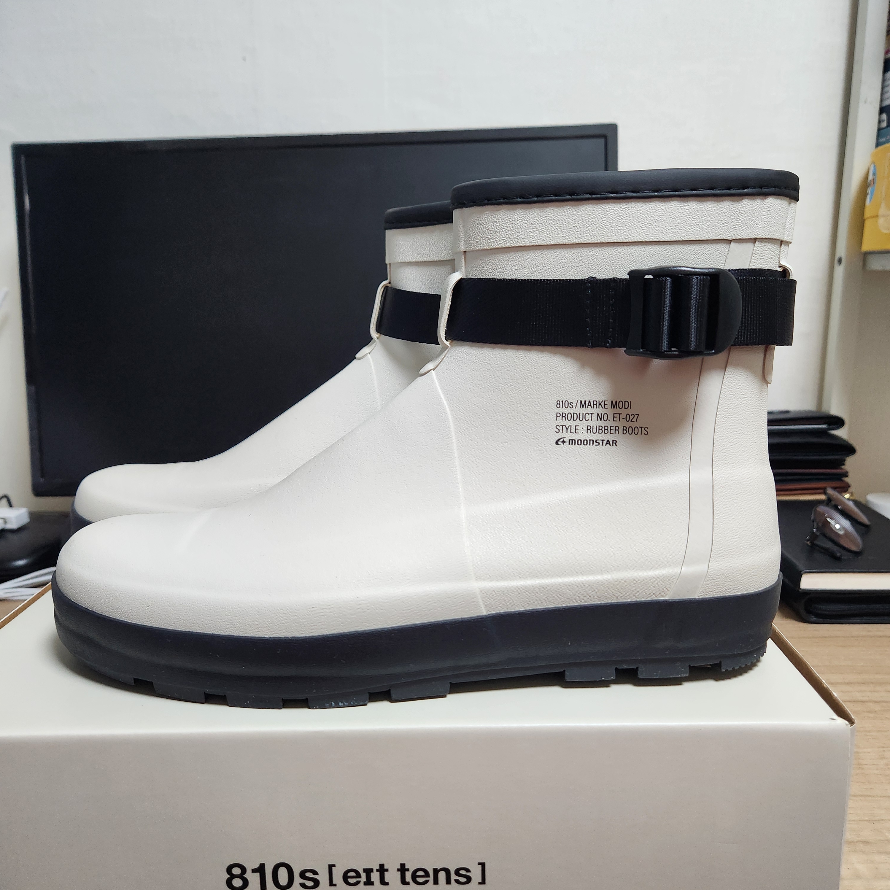 Moonstar 810s ET027 Marke Modi White, Crocs Bayaband Clog Navy Pepper 착용 스타일 - 1