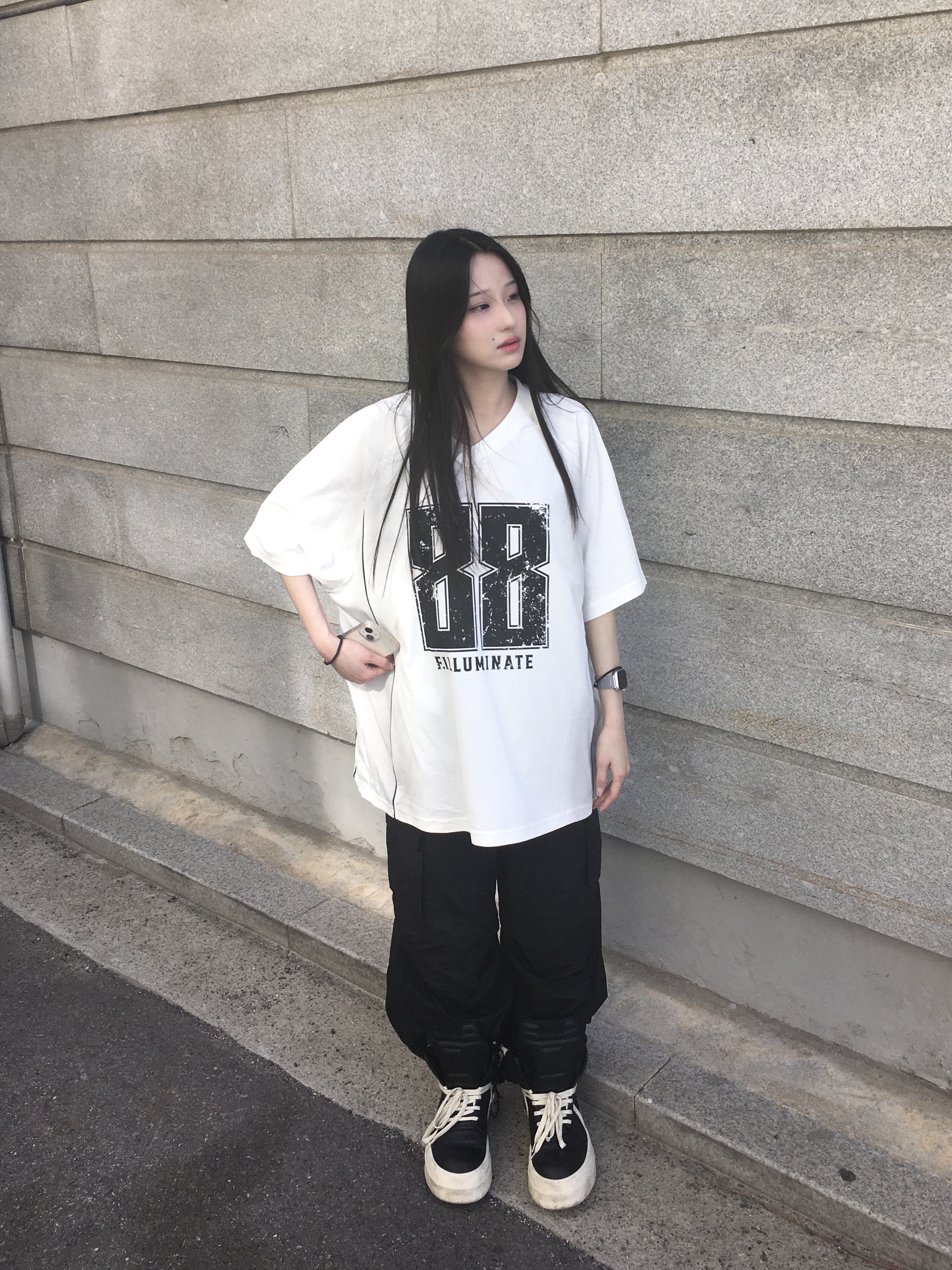 Rick Owens Hollywood Mega Bumper Geobasket in Full Grain Calf Leather Black Milk 착용 스타일 - 3