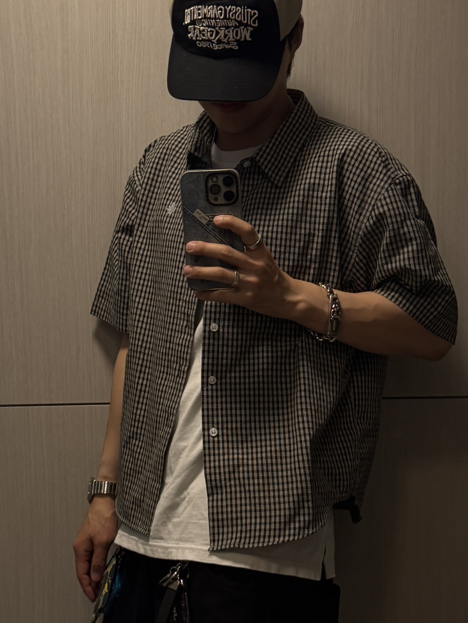 Stussy Low Profile Workgear Strapback Black, BAPE Baby Milo Mirror Card Holder Keychain Green Black 착용 스타일 - 3