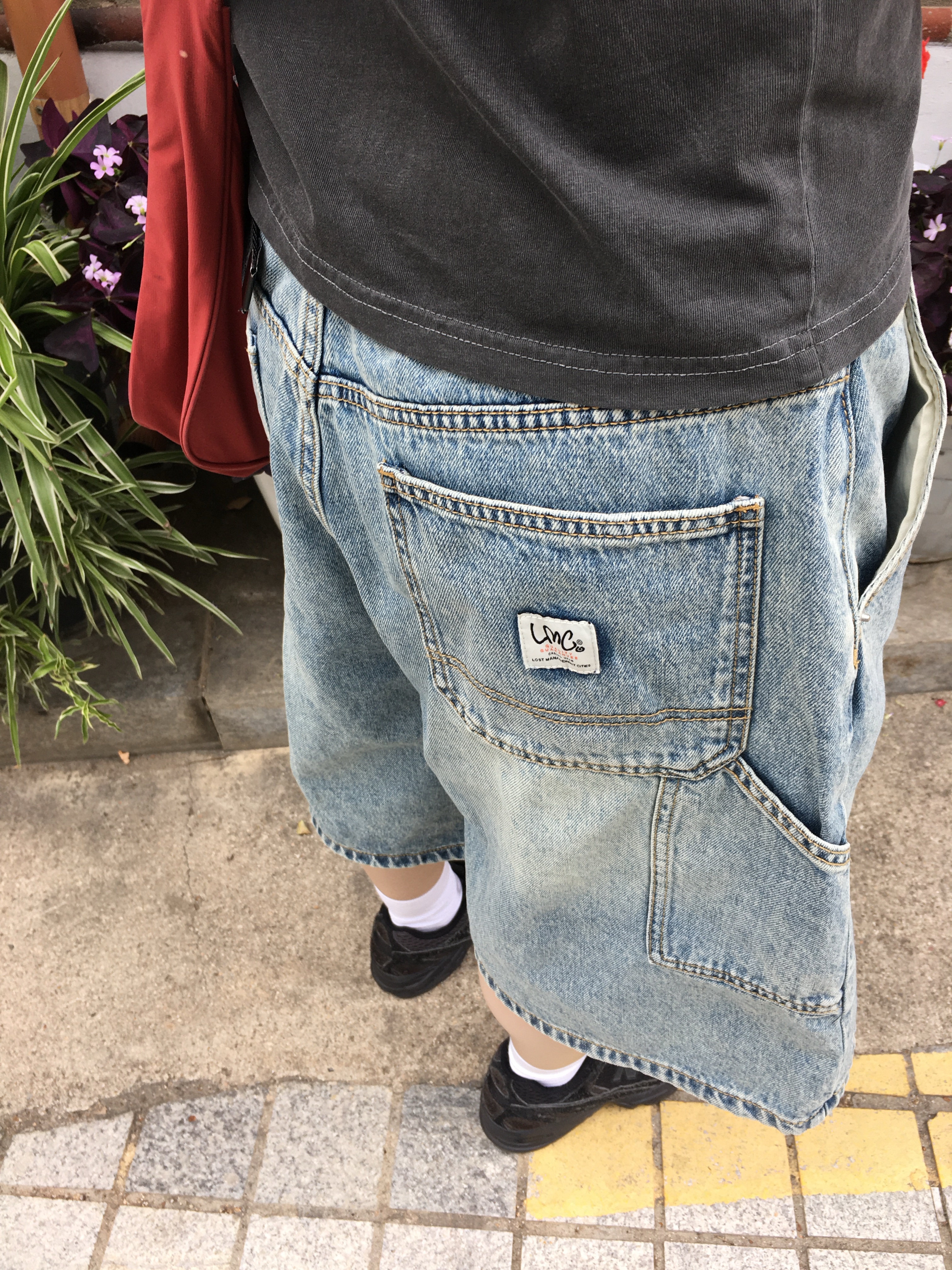 Mischief Rhombus Light Weight Cross Bag Brick Red - The Hyundai Seoul Exclusive, New Balance 509 Black Castle Grey 착용 스타일 - 3