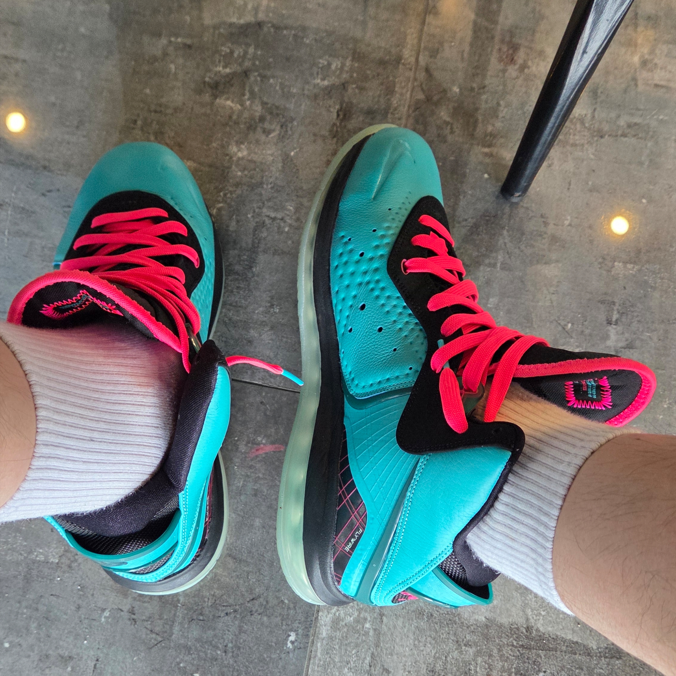 Nike LeBron 8 QS South Beach 2021 착용 스타일 - 2