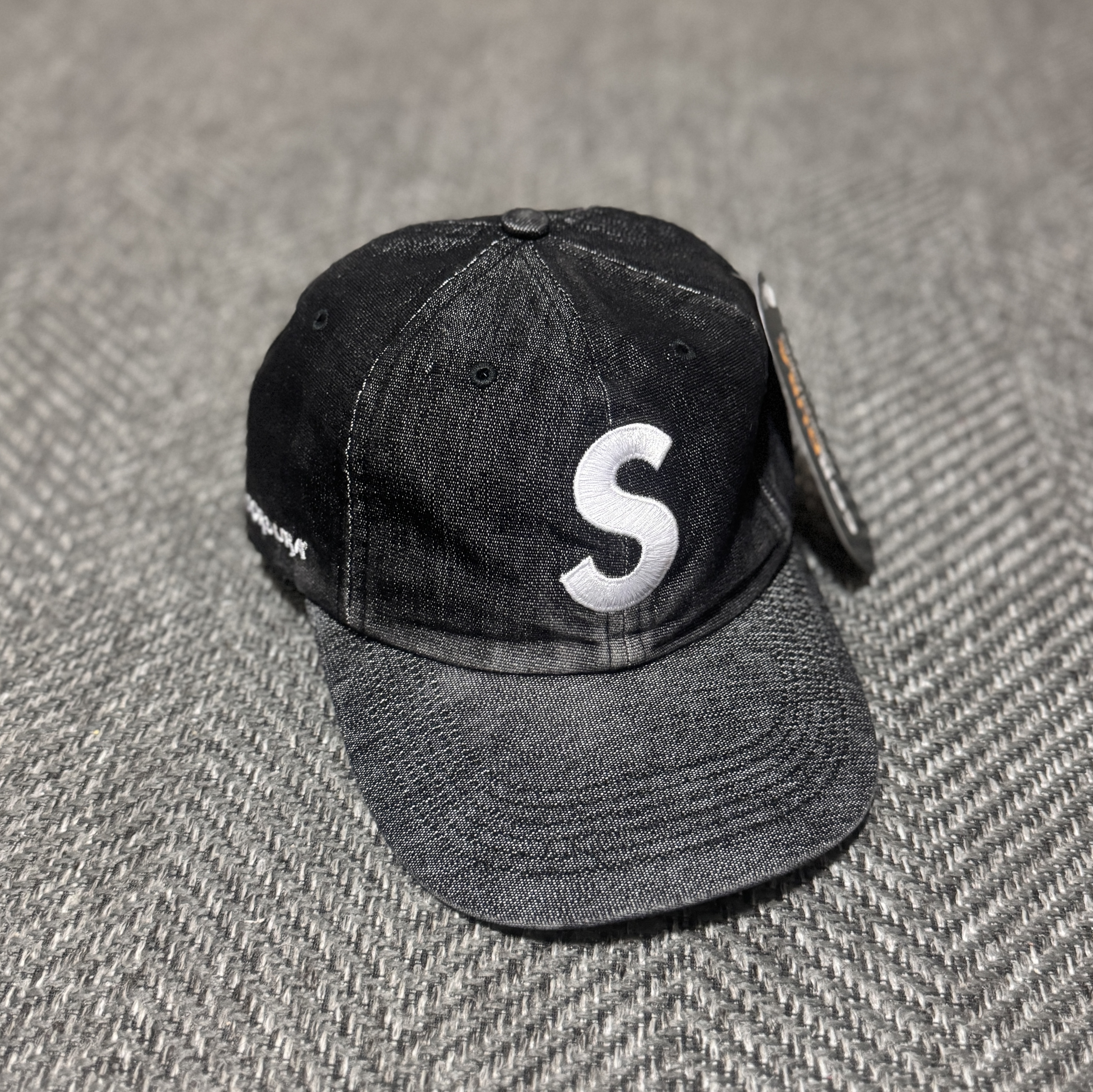 Supreme Cordura Denim S Logo 6-Panel Black - 25SS 착용 스타일