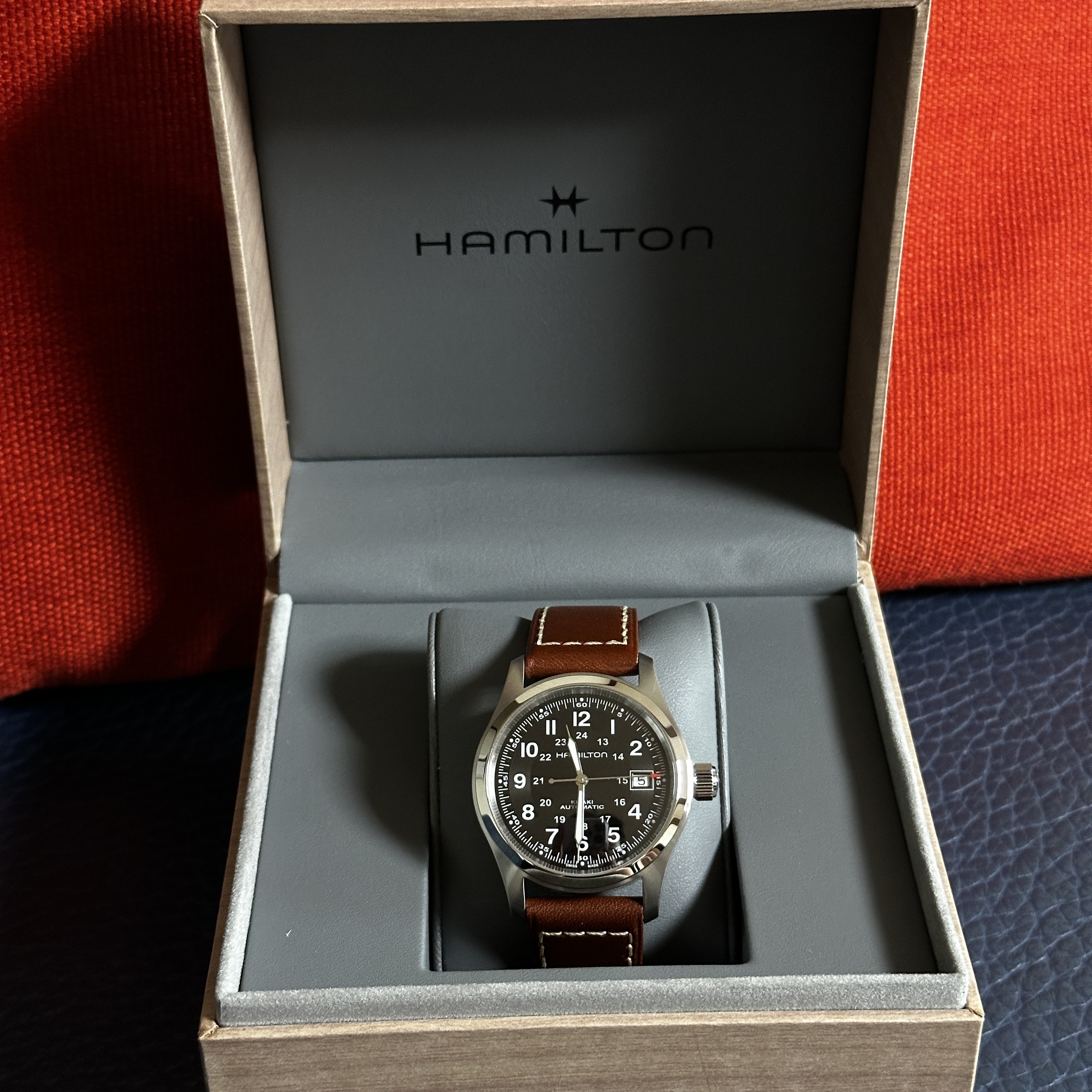 Hamilton Khaki Field Auto 38mm Cow Leather Brown Black 착용 스타일 - 1