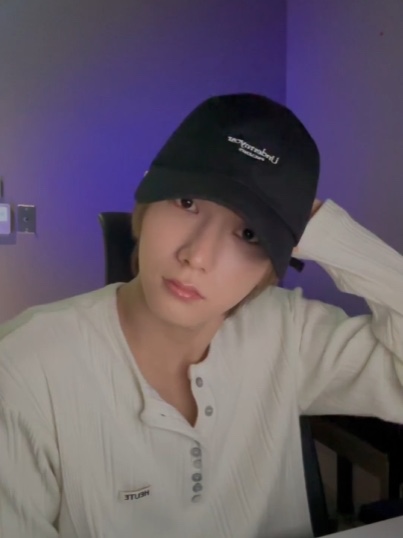 Undermycar Mu.17 Anti Fxxking Logo Play Basic Ball Cap Black / White 착용 스타일