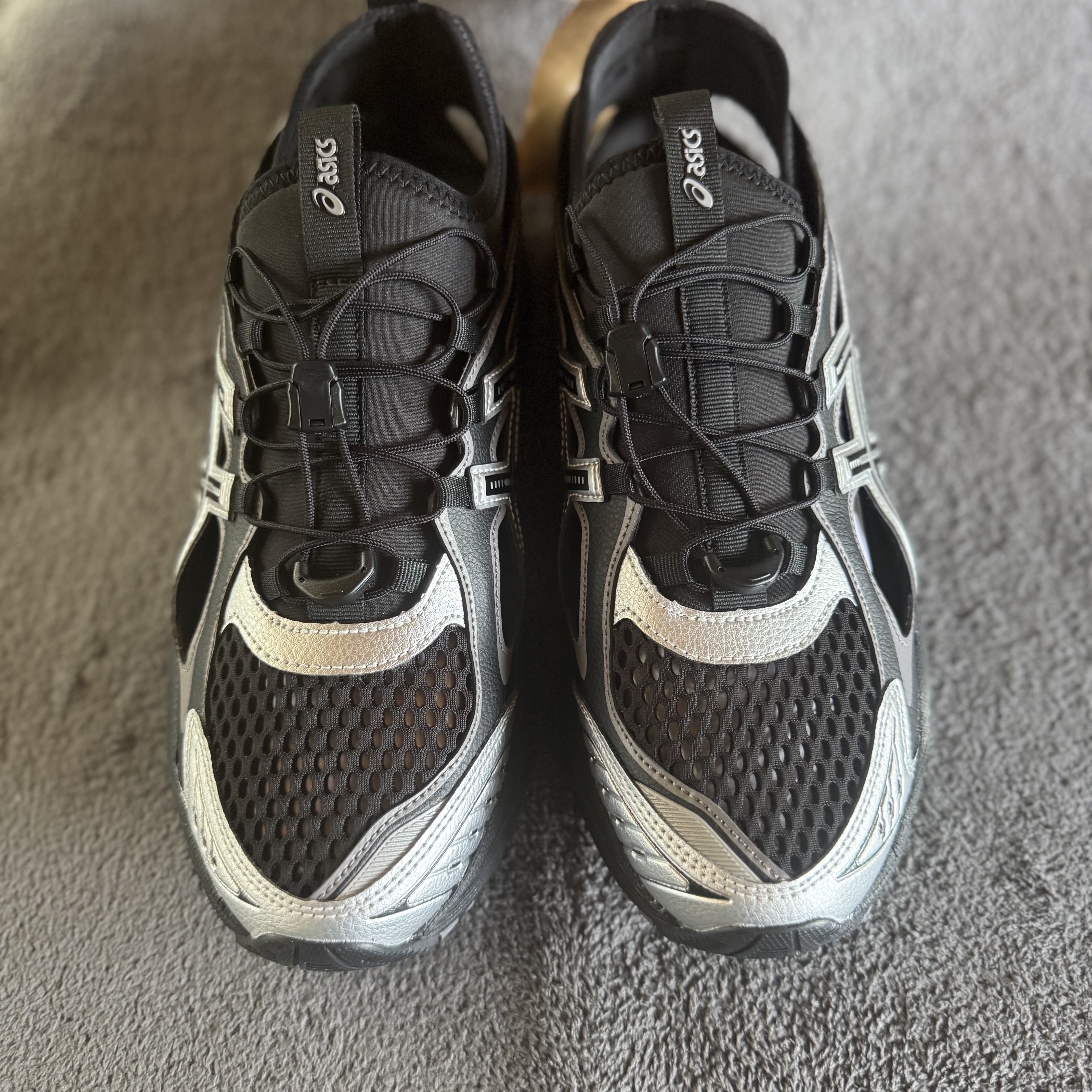 Asics GT-2160 Breeze Black Pure Silver 착용 스타일 - 1
