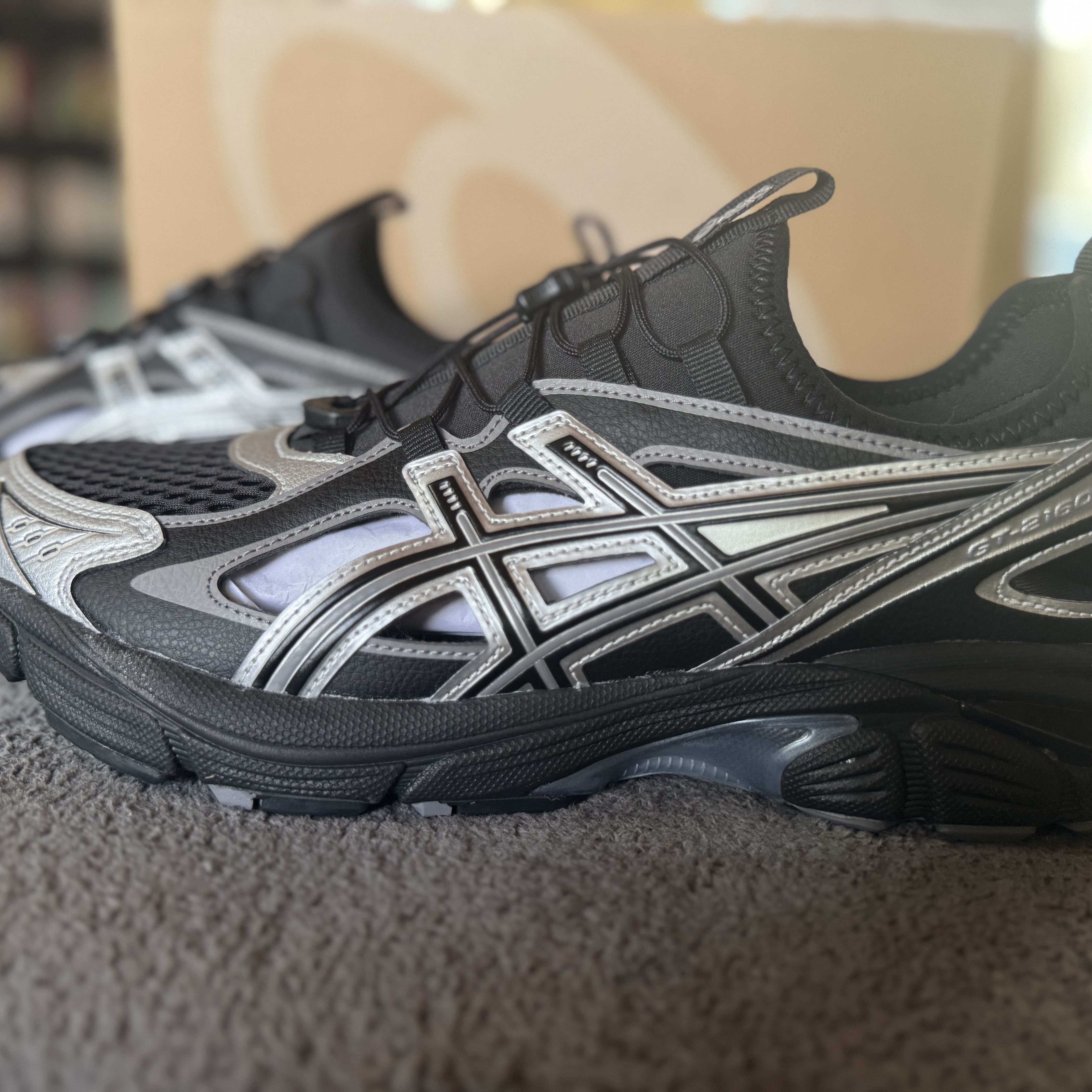 Asics GT-2160 Breeze Black Pure Silver 착용 스타일 - 3
