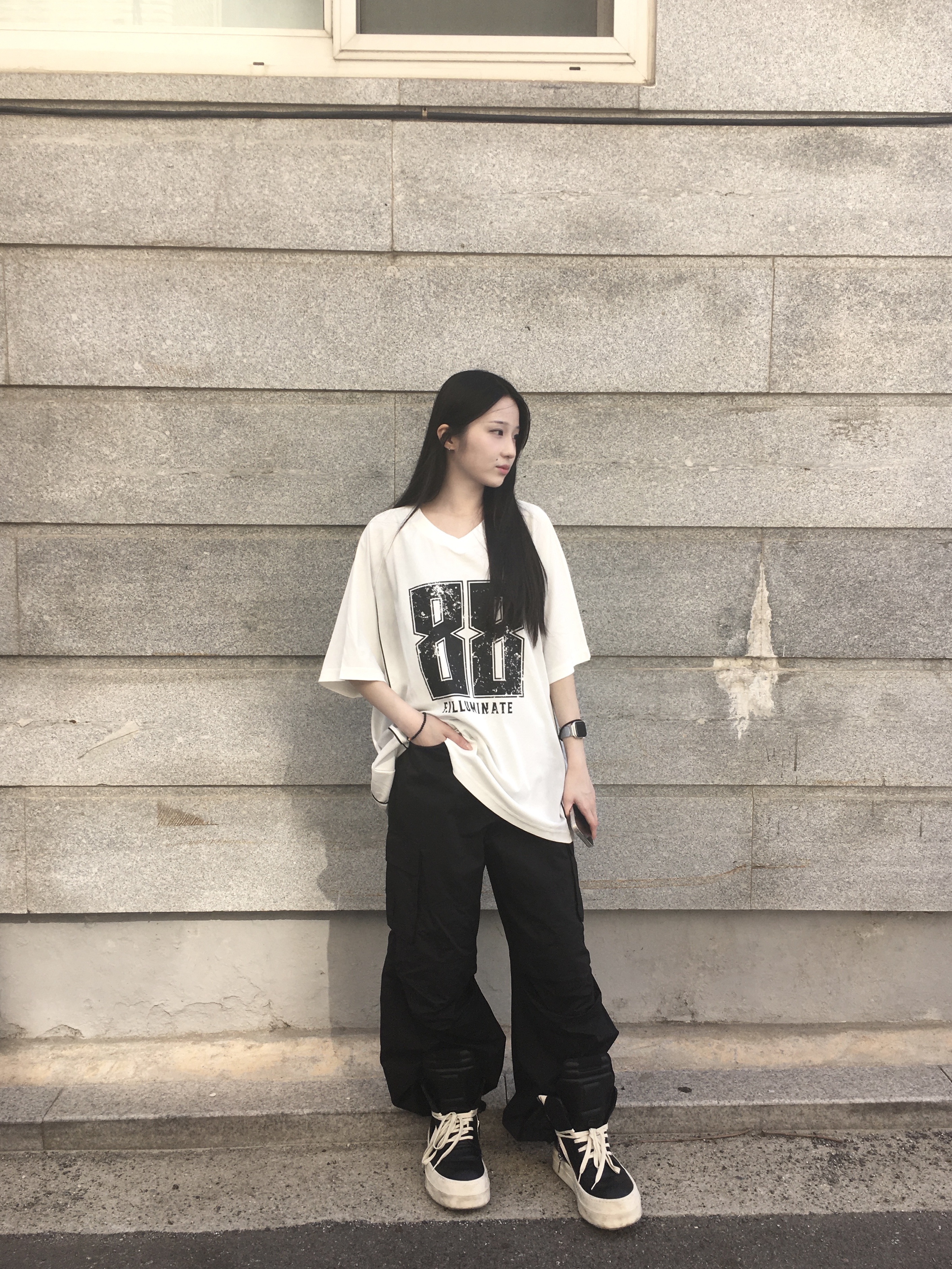 Rick Owens Hollywood Mega Bumper Geobasket in Full Grain Calf Leather Black Milk 착용 스타일 - 4