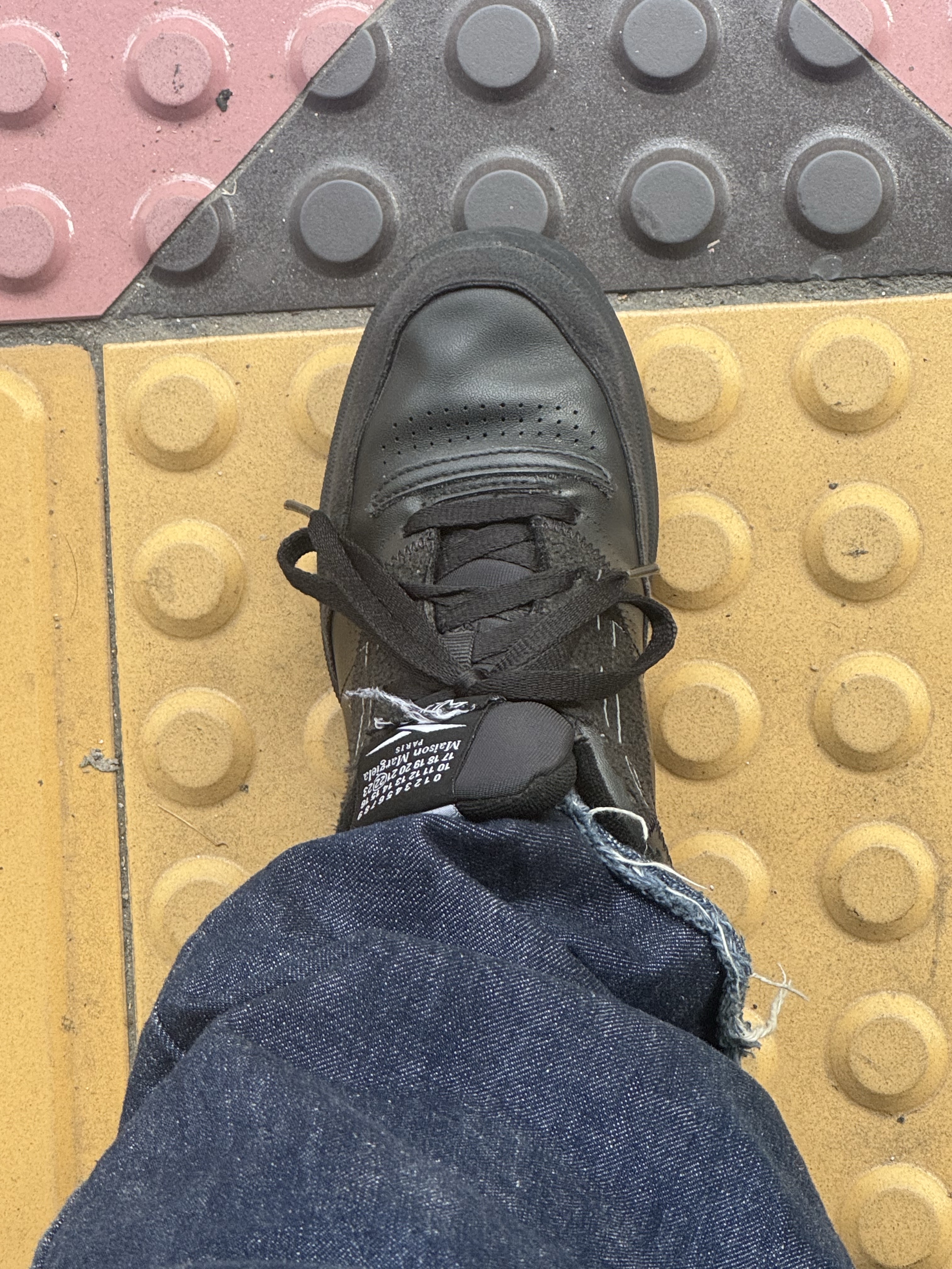 Reebok x Maison Margiela Club C Memory of Shoes Black 착용 스타일
