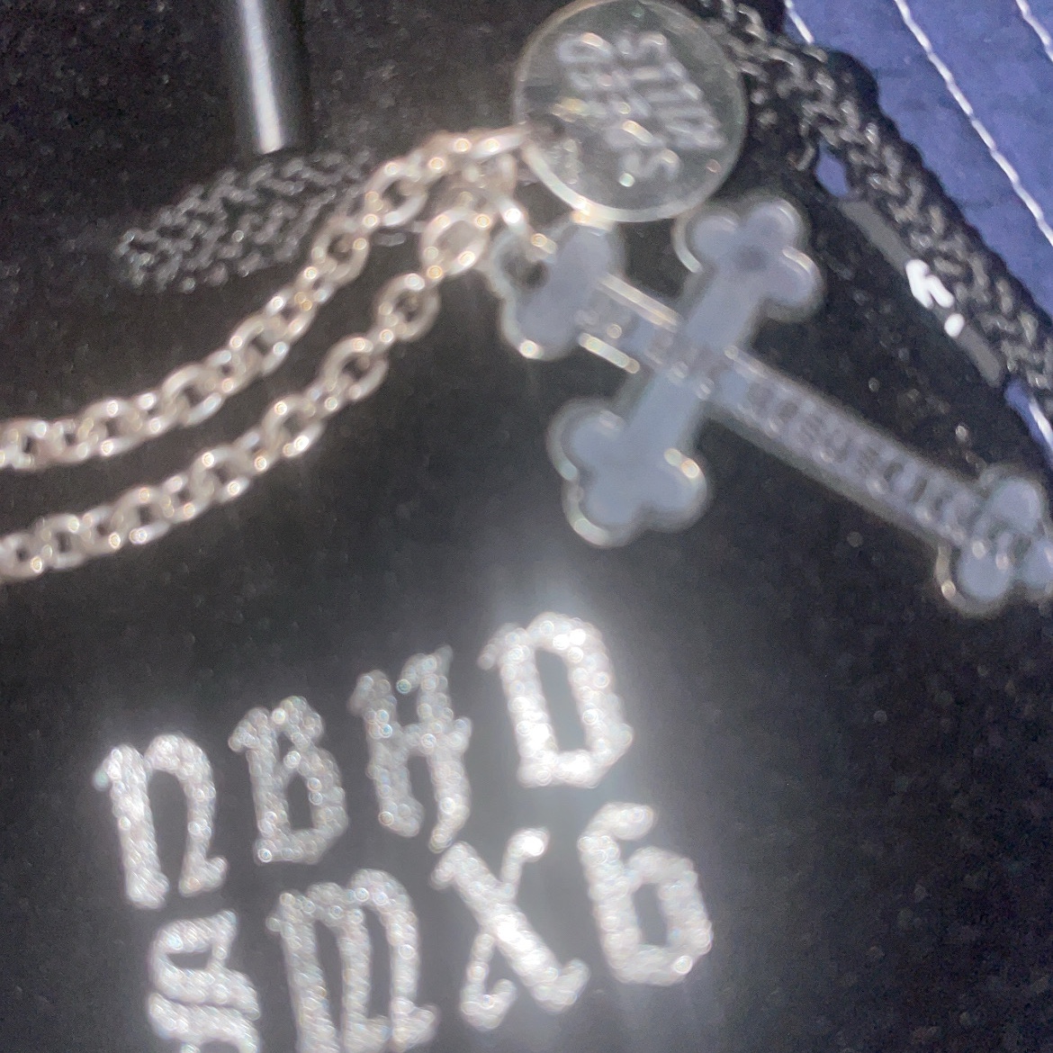 Neighborhood x Saint Mxxxxxx Necklace Silver - 25SS 착용 스타일 - 2