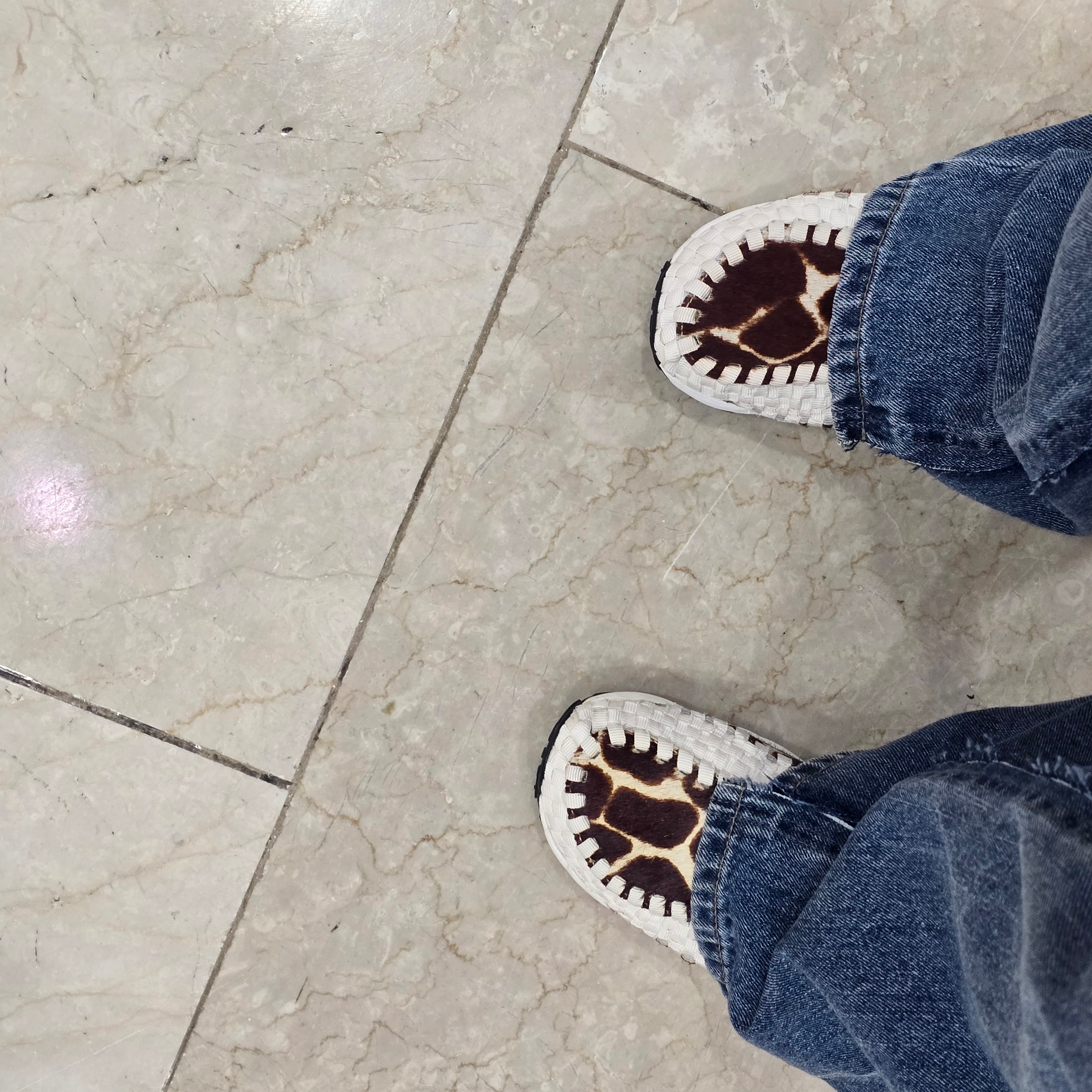 (W) Nike Air Footscape Woven Natural and Brown 착용 스타일 - 1