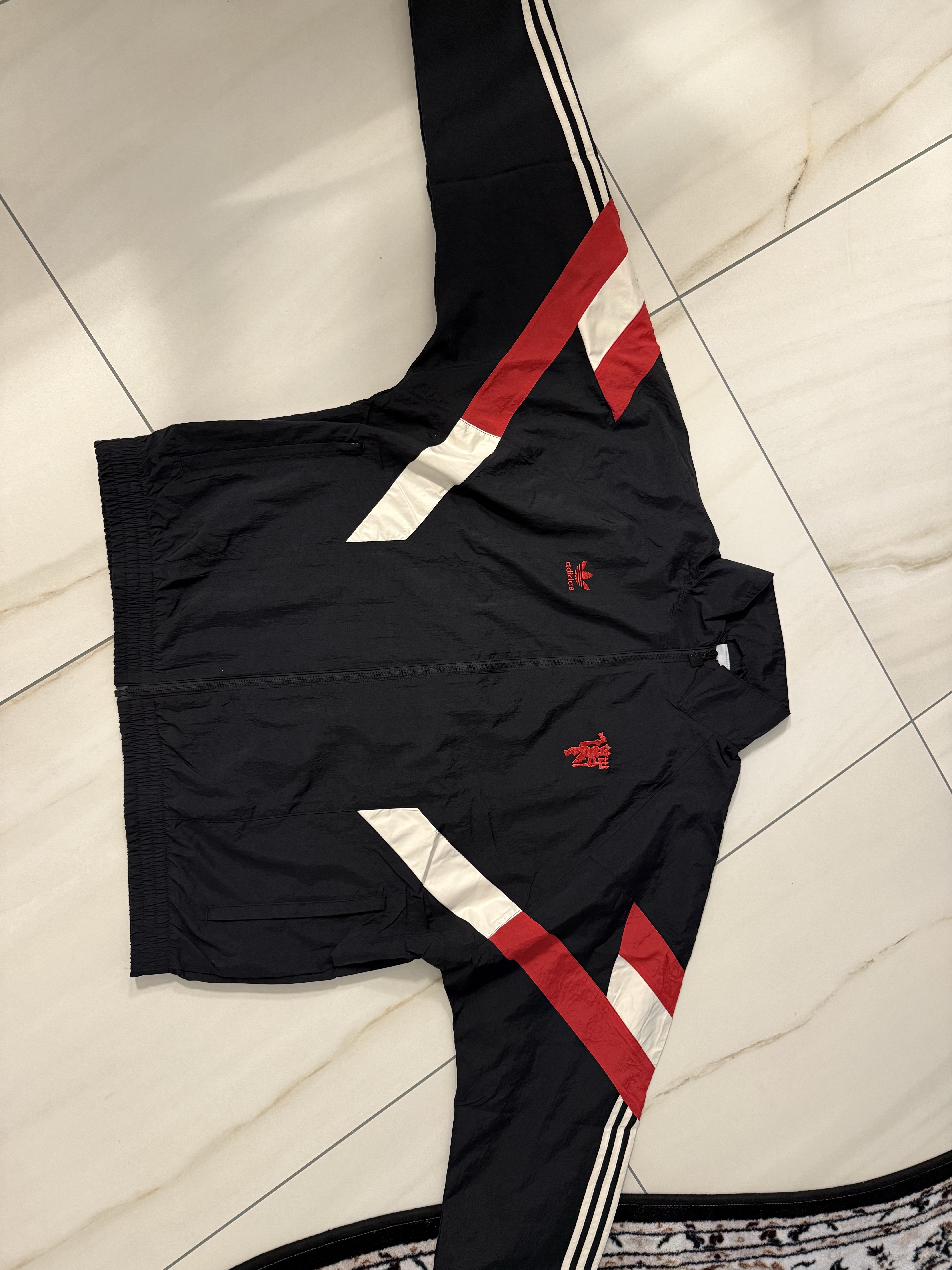 Adidas Manchester United Originals Track Top Black Red - KR Sizing 착용 스타일 - 1