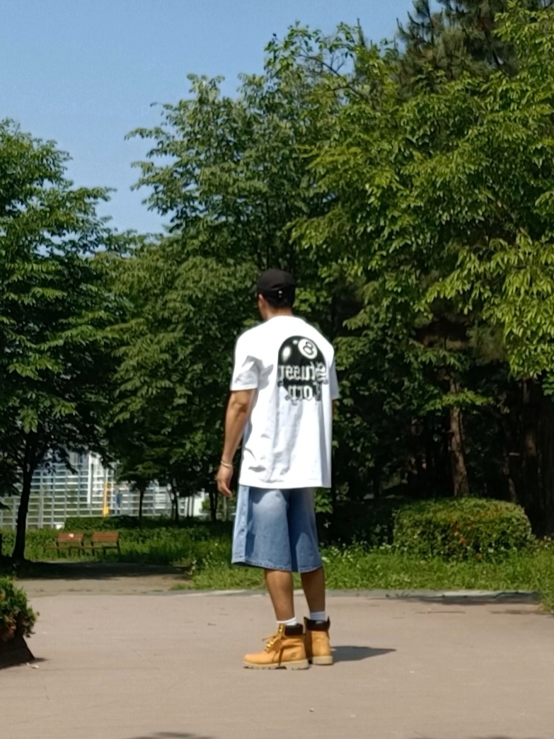 Stussy 8 Ball Corp T-Shirt White, Timberland Premium 6 inch Waterproof Boot Wheat Nubuck - Medium 착용 스타일 - 1