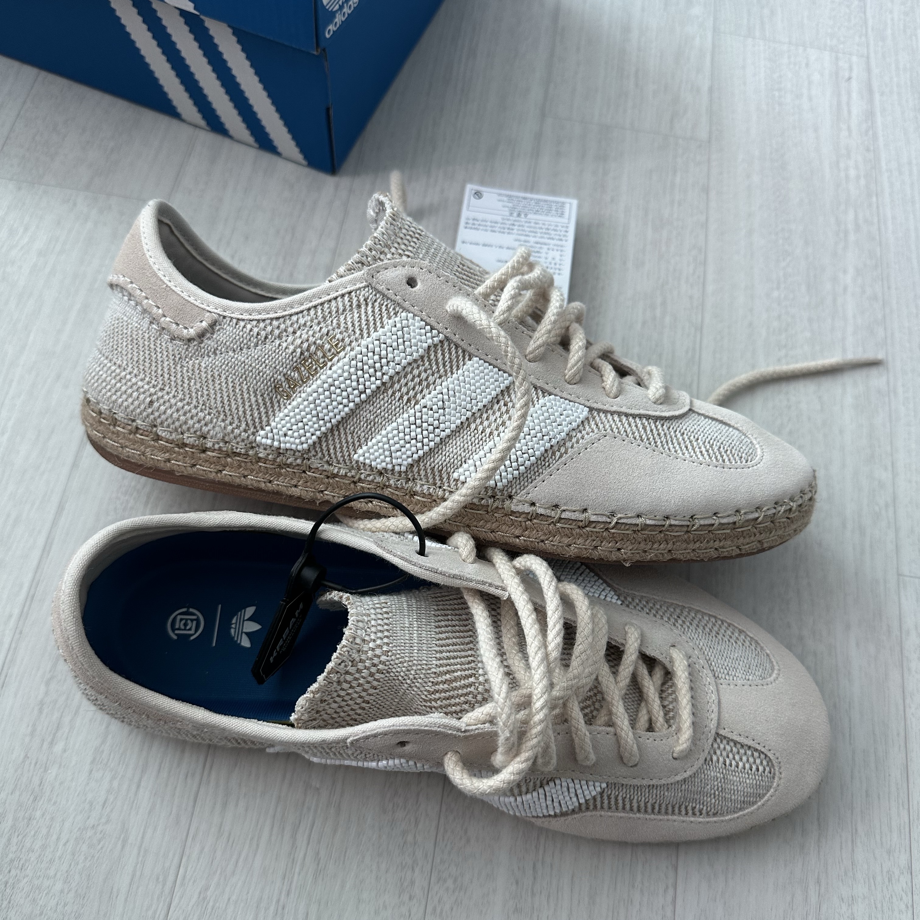 Adidas x Clot Gazelle Halo Ivory Cloud White 착용 스타일 - 2