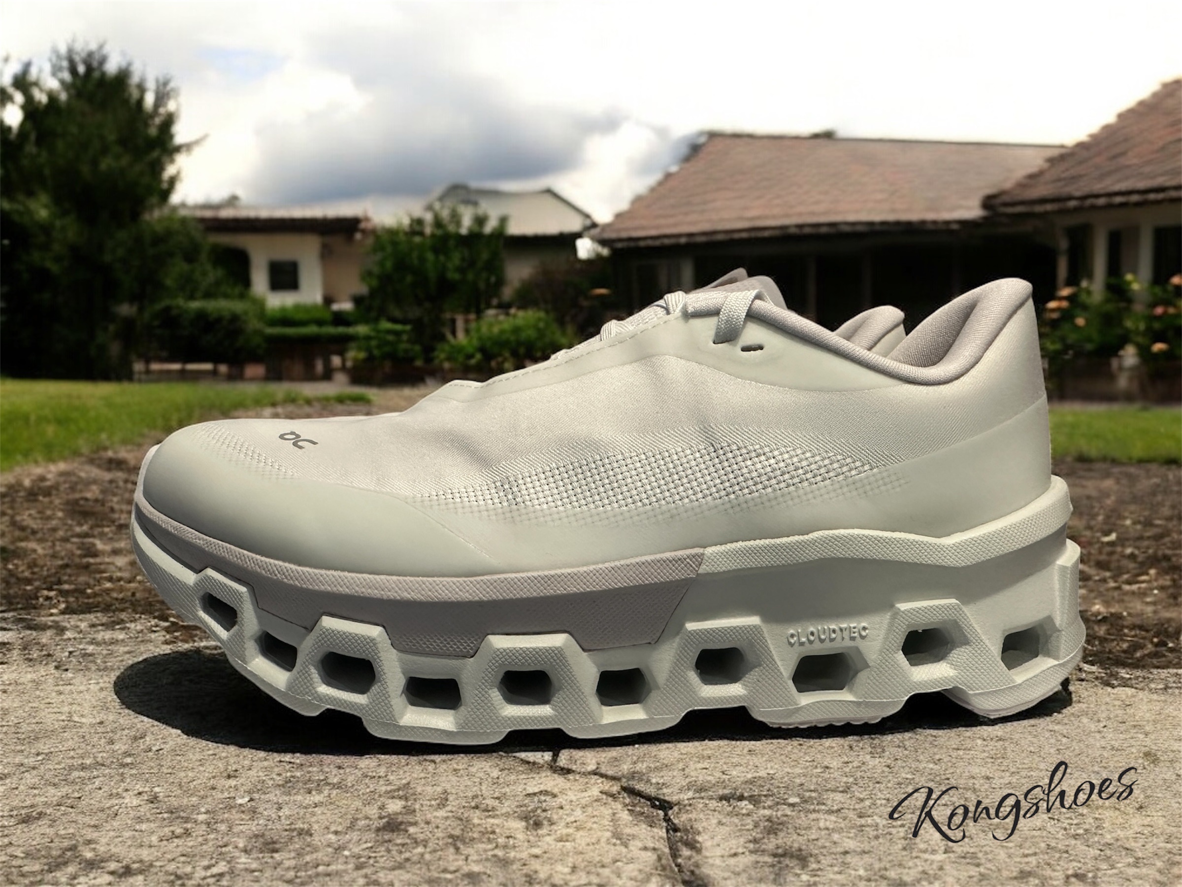 On Running x Post Archive Faction (Paf) Cloudmonster 2 Vapor Frost 착용 스타일