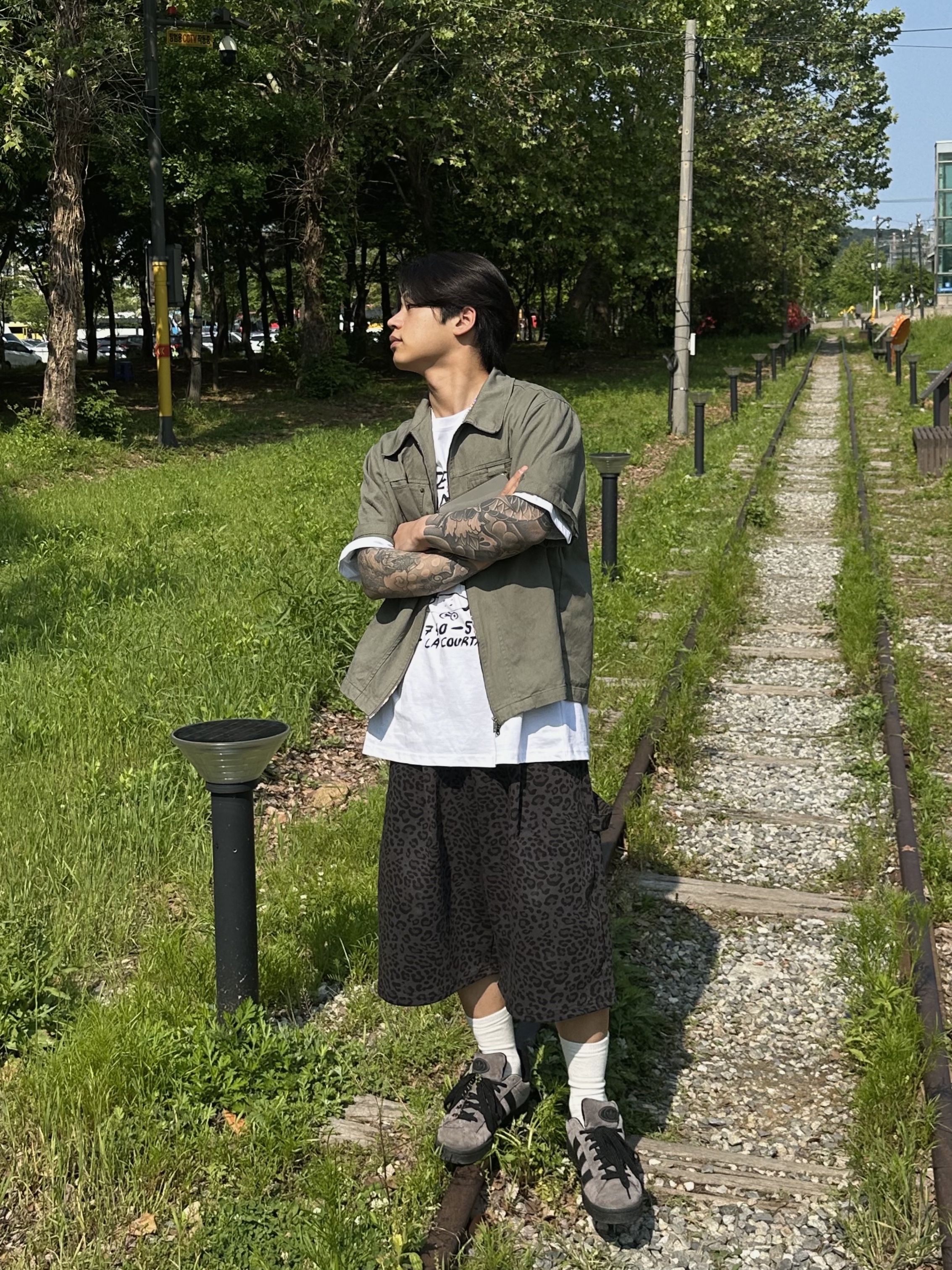 Adidas Campus 00s Charcoal Core Black 착용 스타일 - 5