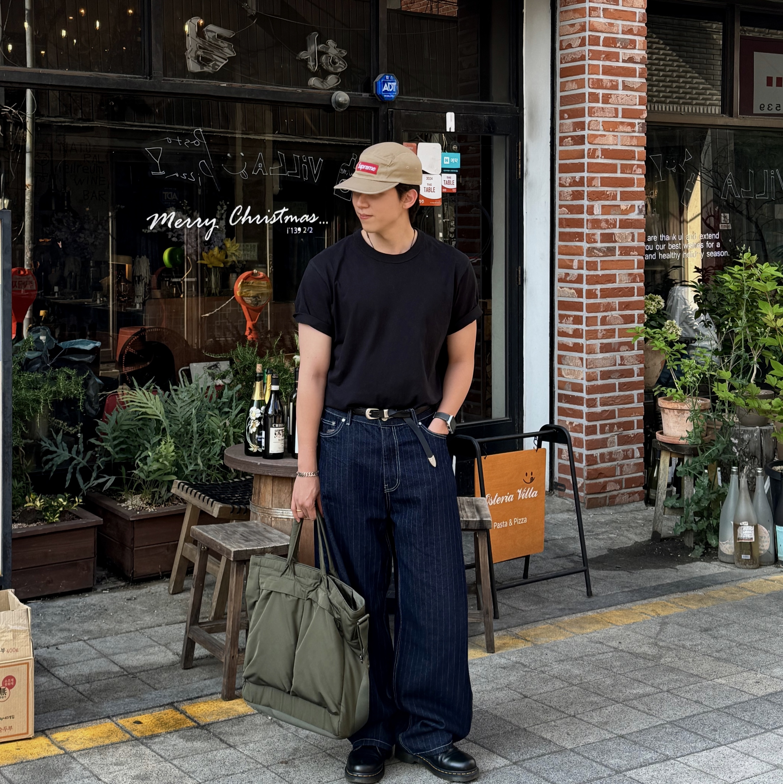 Dr. Martens 1461 Smooth Black, Supreme Washed Chino Twill Camp Cap Tan - 24FW 착용 스타일 - 1