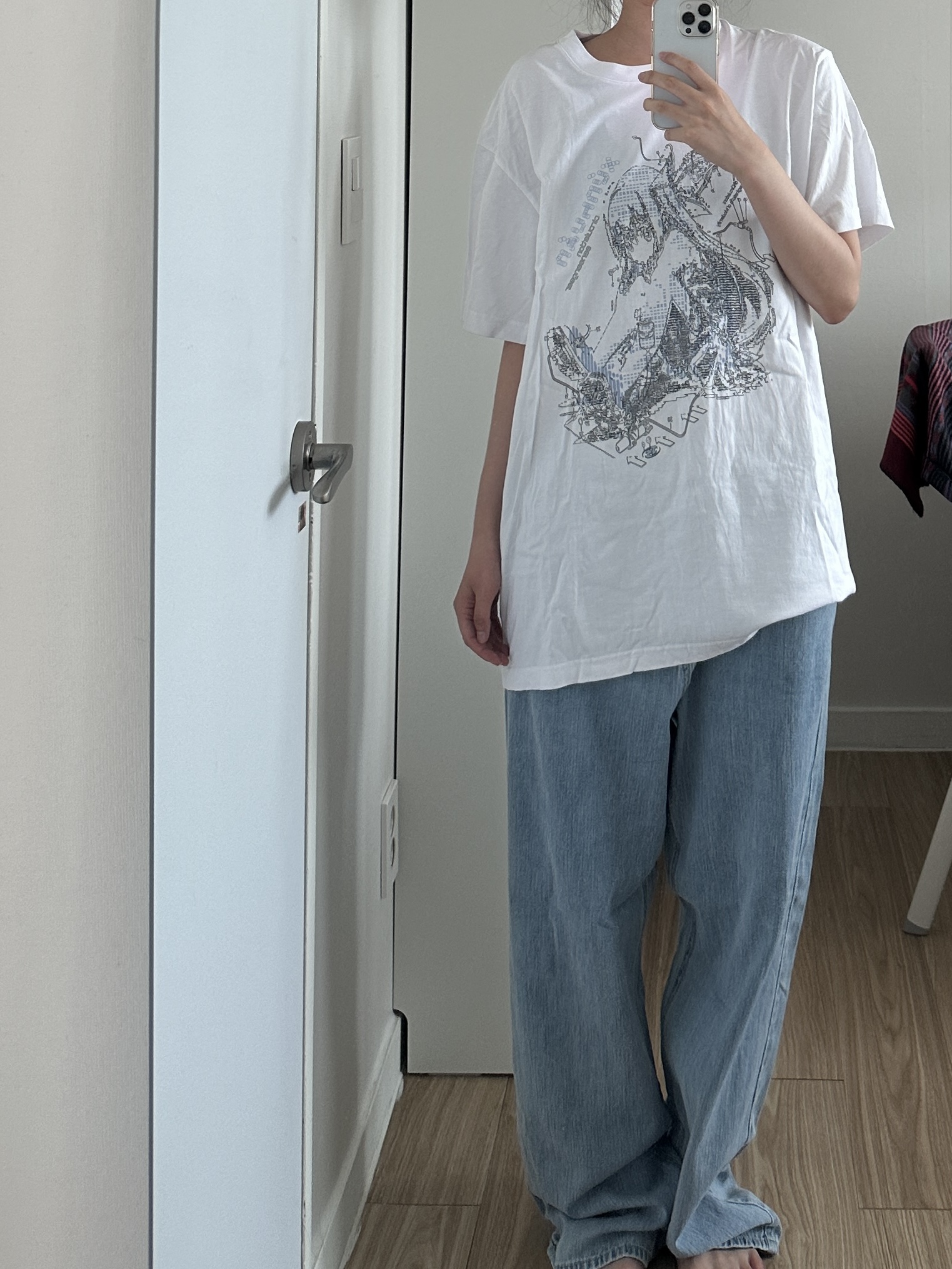 Sansan Gear Xunhuan T-Shirt White 착용 스타일