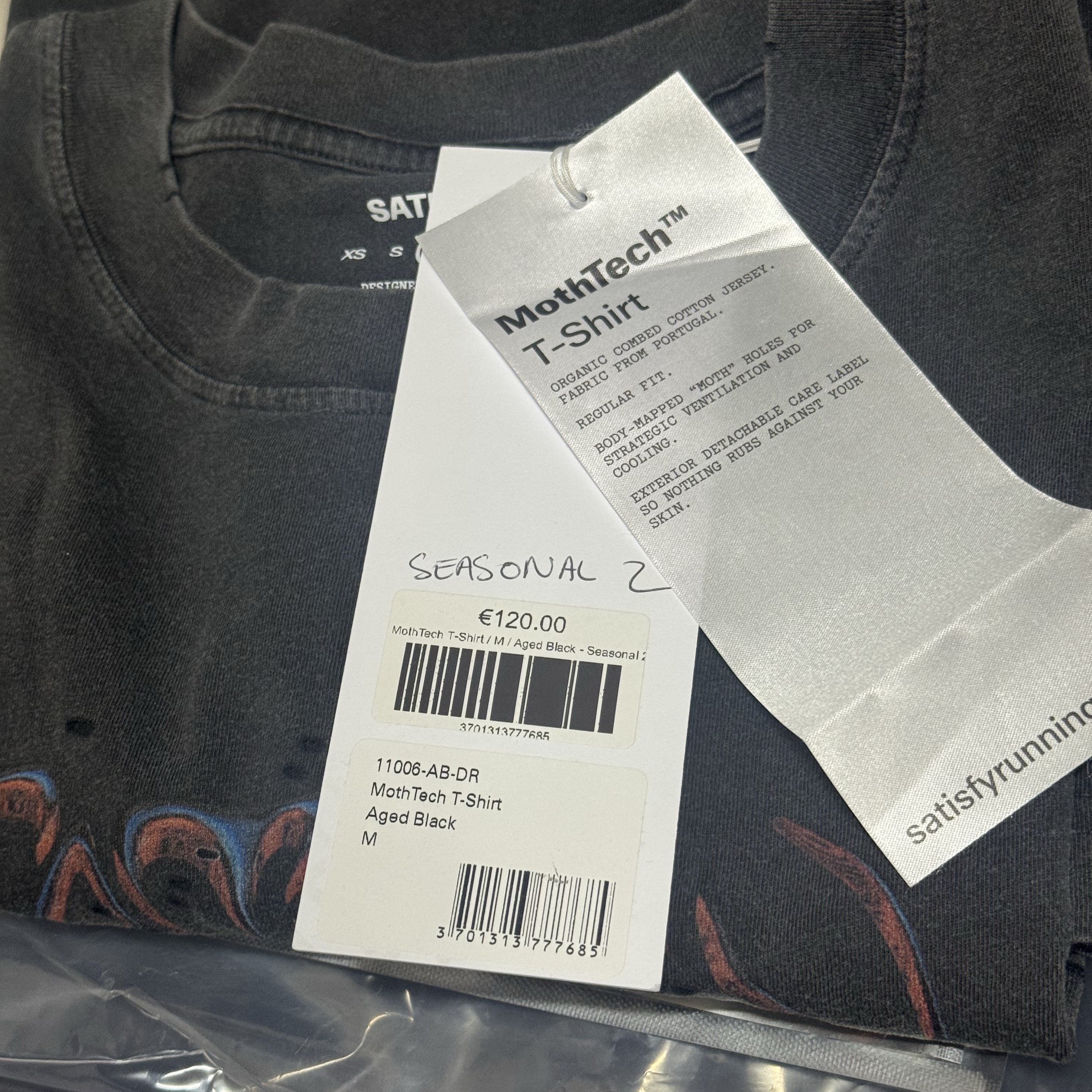 Satisfy Mothtech T-Shirt Aged Black 착용 스타일