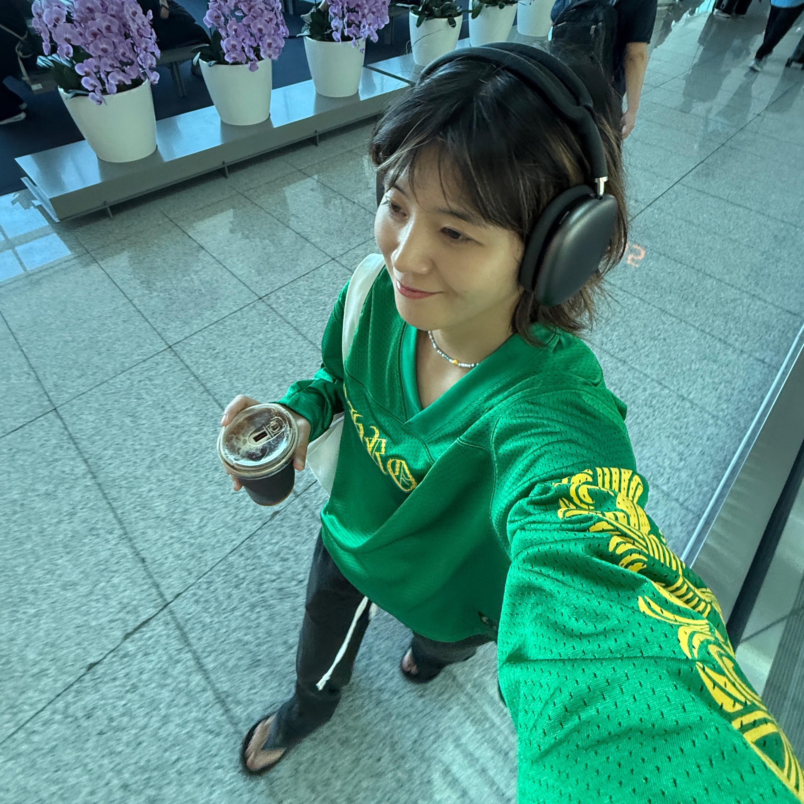 Chrome Hearts Mesh Long Sleeve Jersey Green, Apple AirPods Max Lightning Space Gray (Korean Ver.) 착용 스타일 - 2