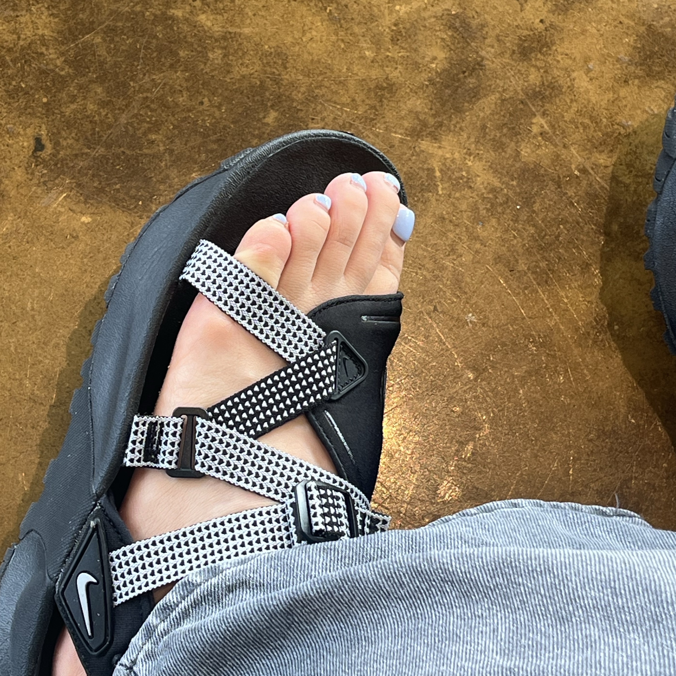 (W) Nike Oneonta Sandal Black 착용 스타일