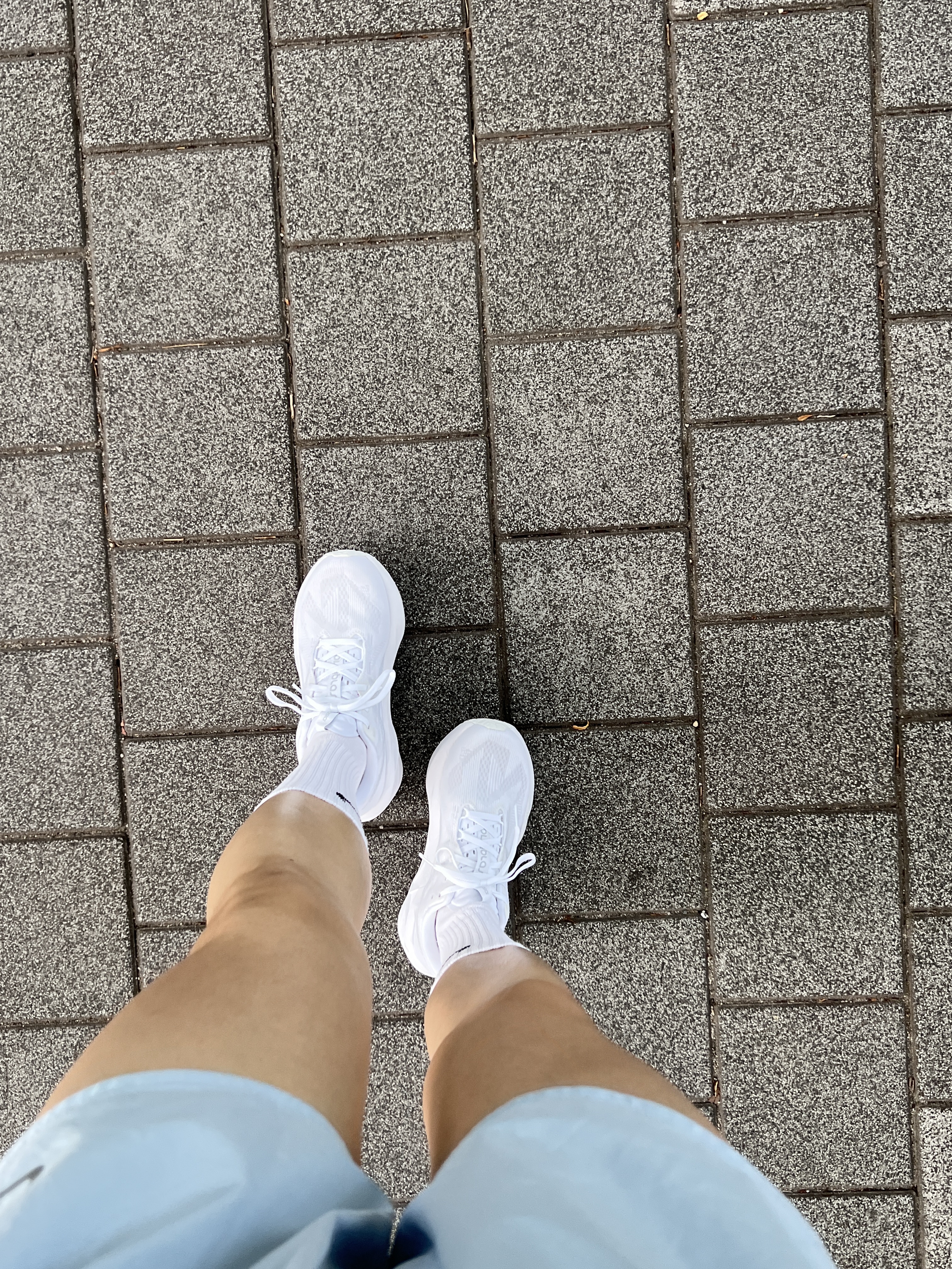 (W) Asics Novablast 5 White Piedmont Grey 착용 스타일