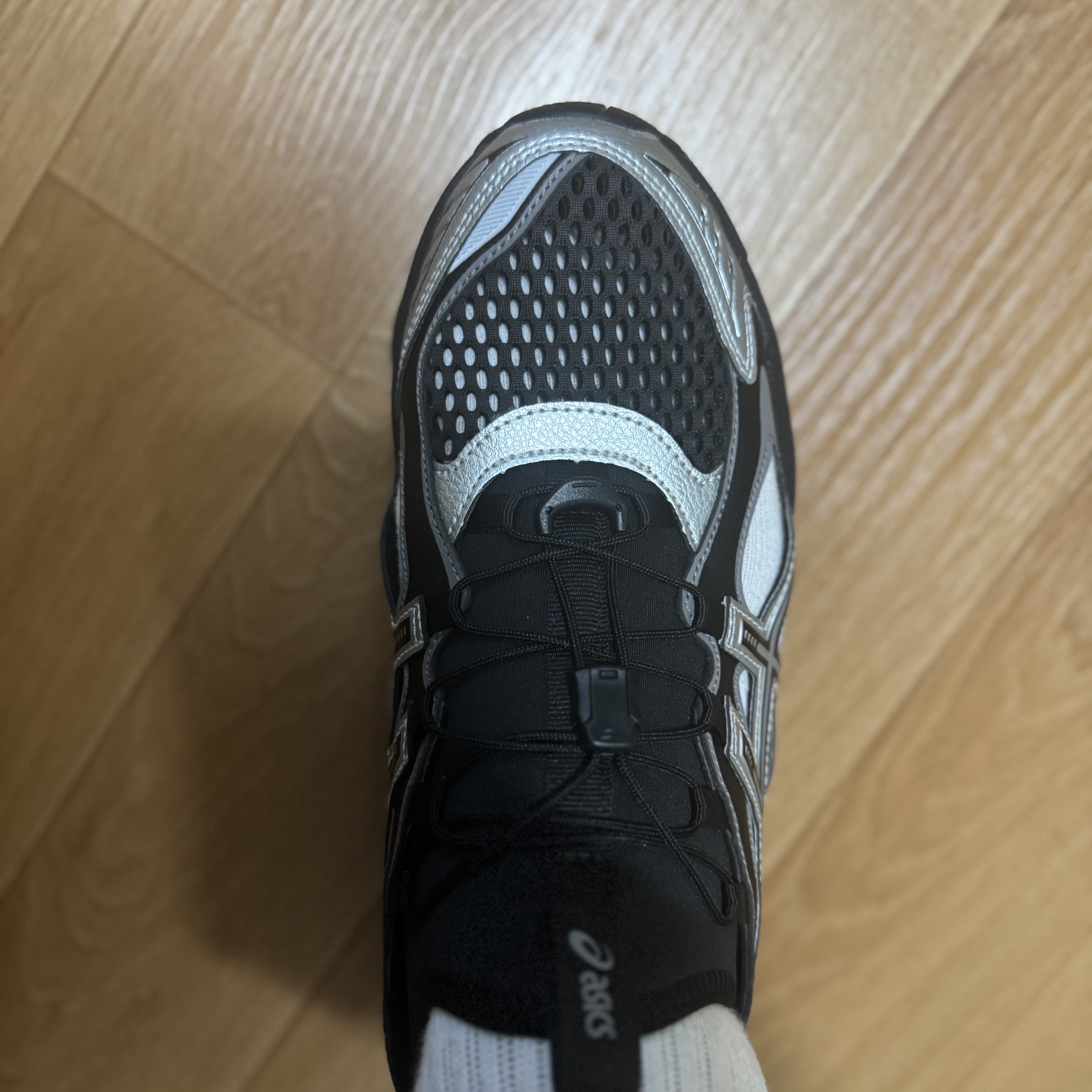 Asics GT-2160 Breeze Black Pure Silver 착용 스타일 - 2