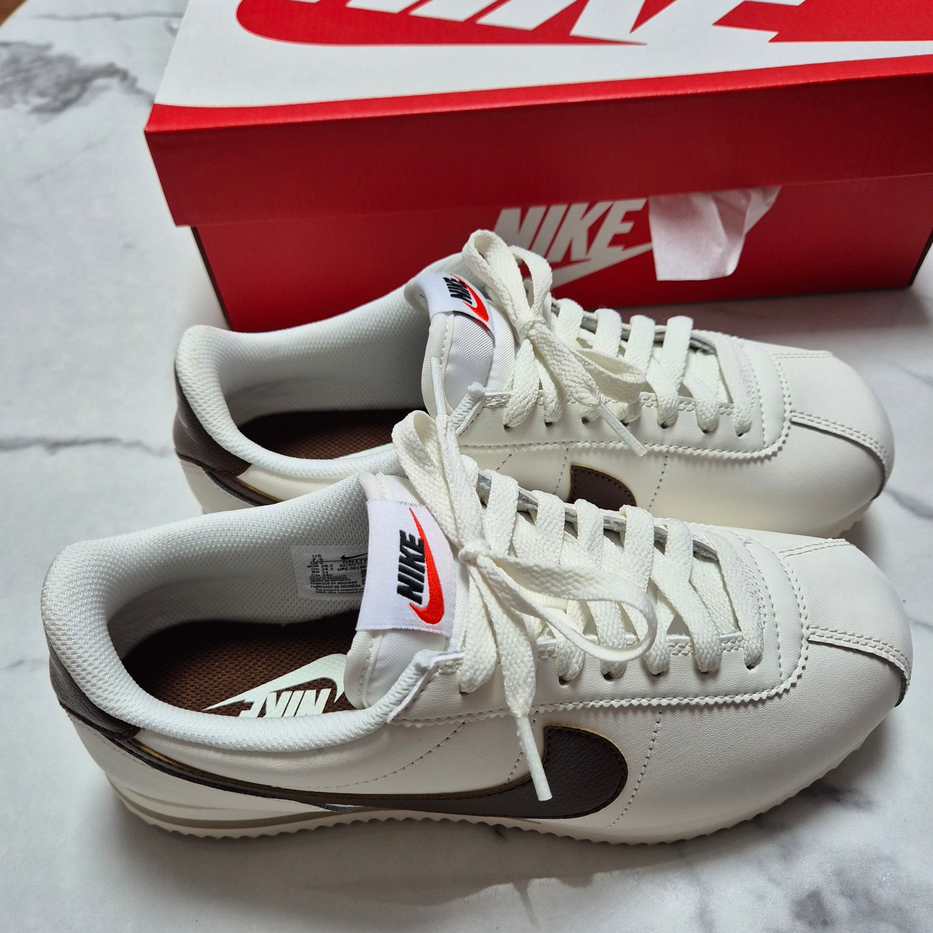 (W) Nike Cortez Sail Cacao Wow 착용 스타일