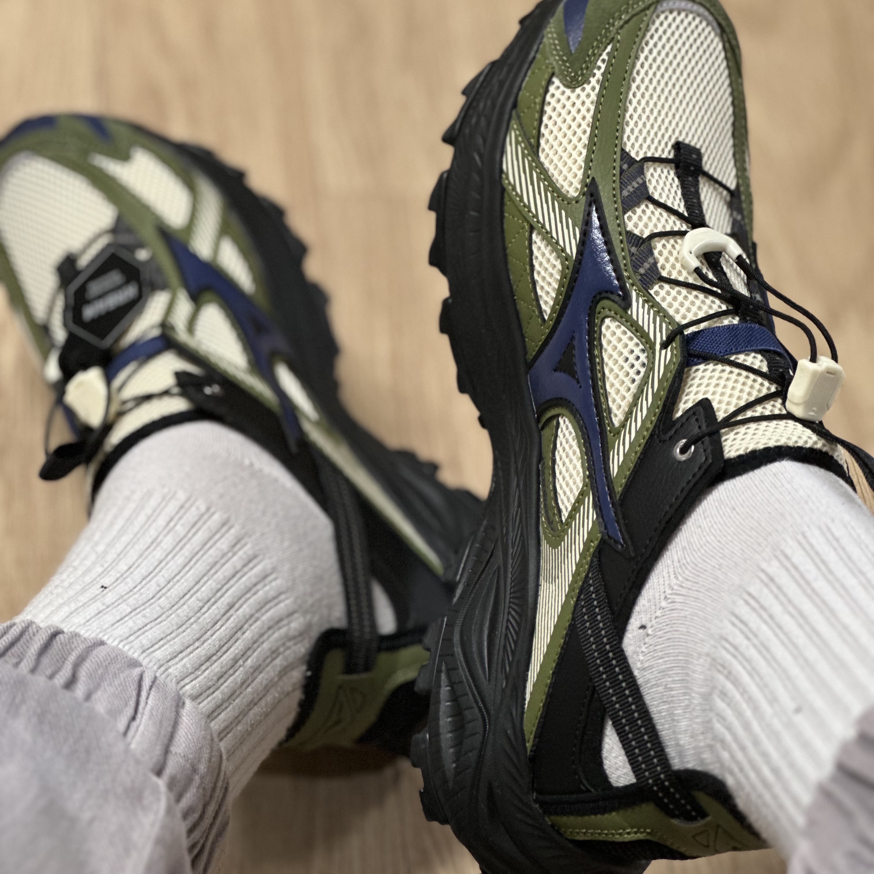 Mizuno Racer Trail SE Khaki 착용 스타일 - 1