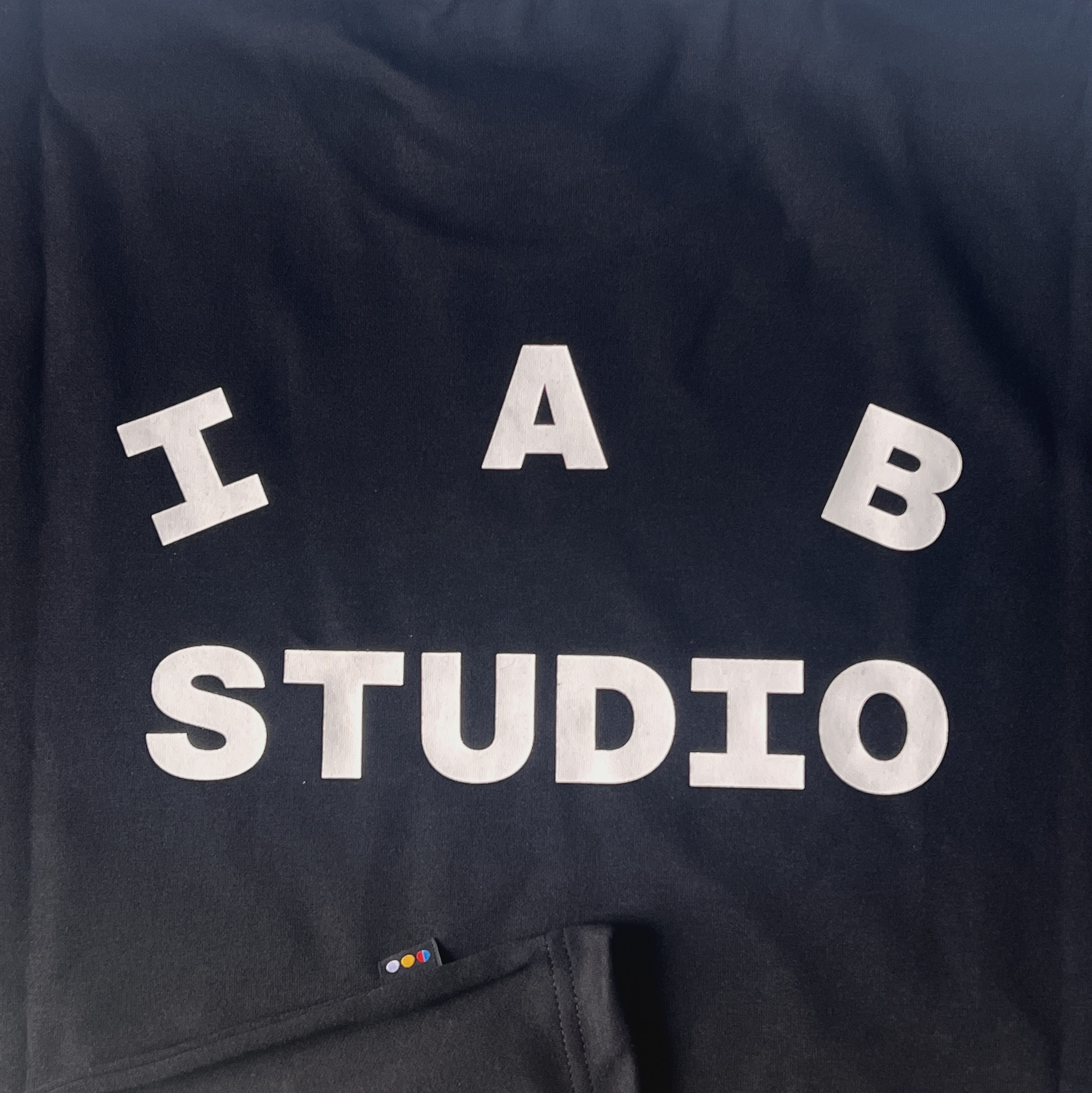 IAB Studio Basic T-Shirt Black White 착용 스타일