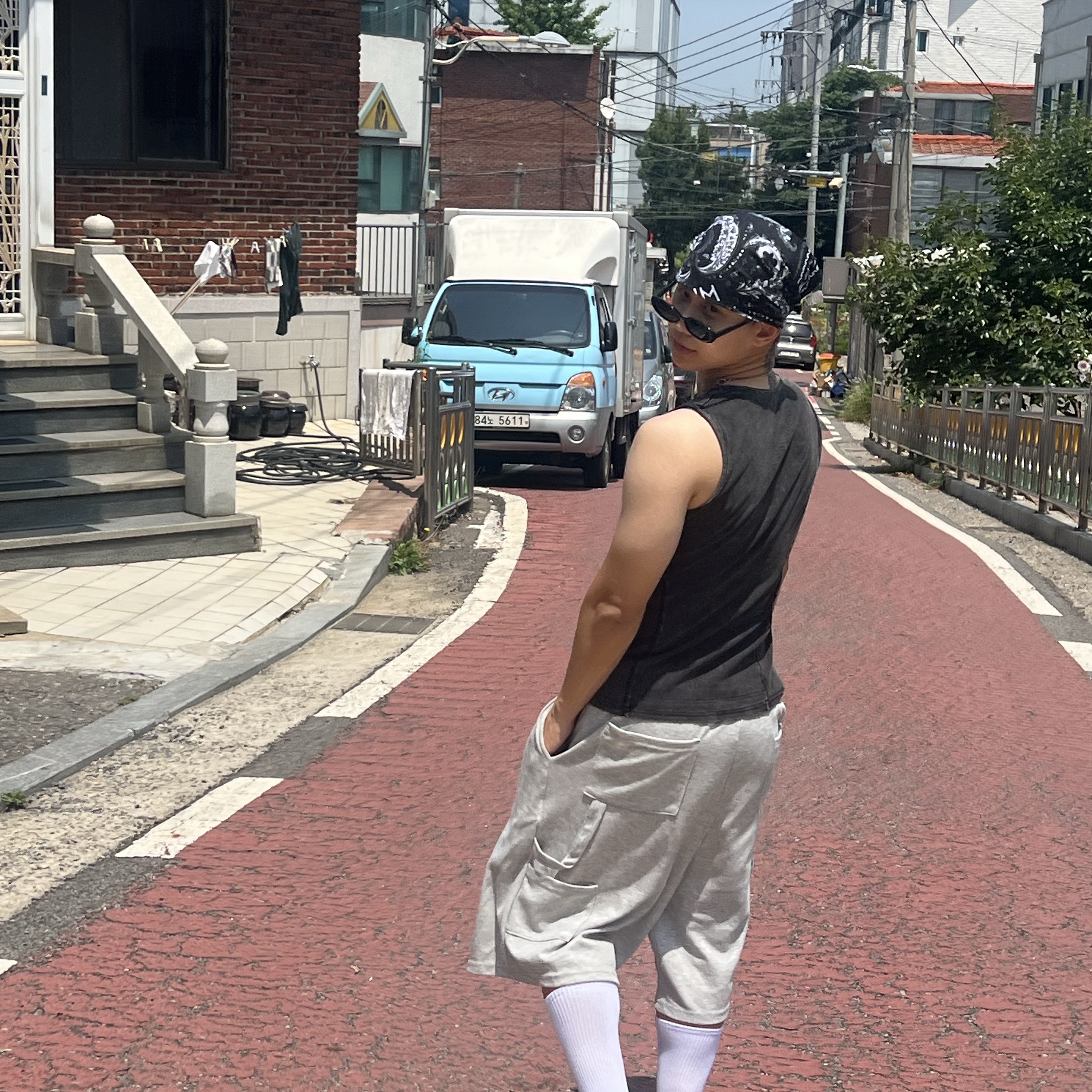 NOMANUAL NM T.P Bandana Black 착용 스타일 - 1