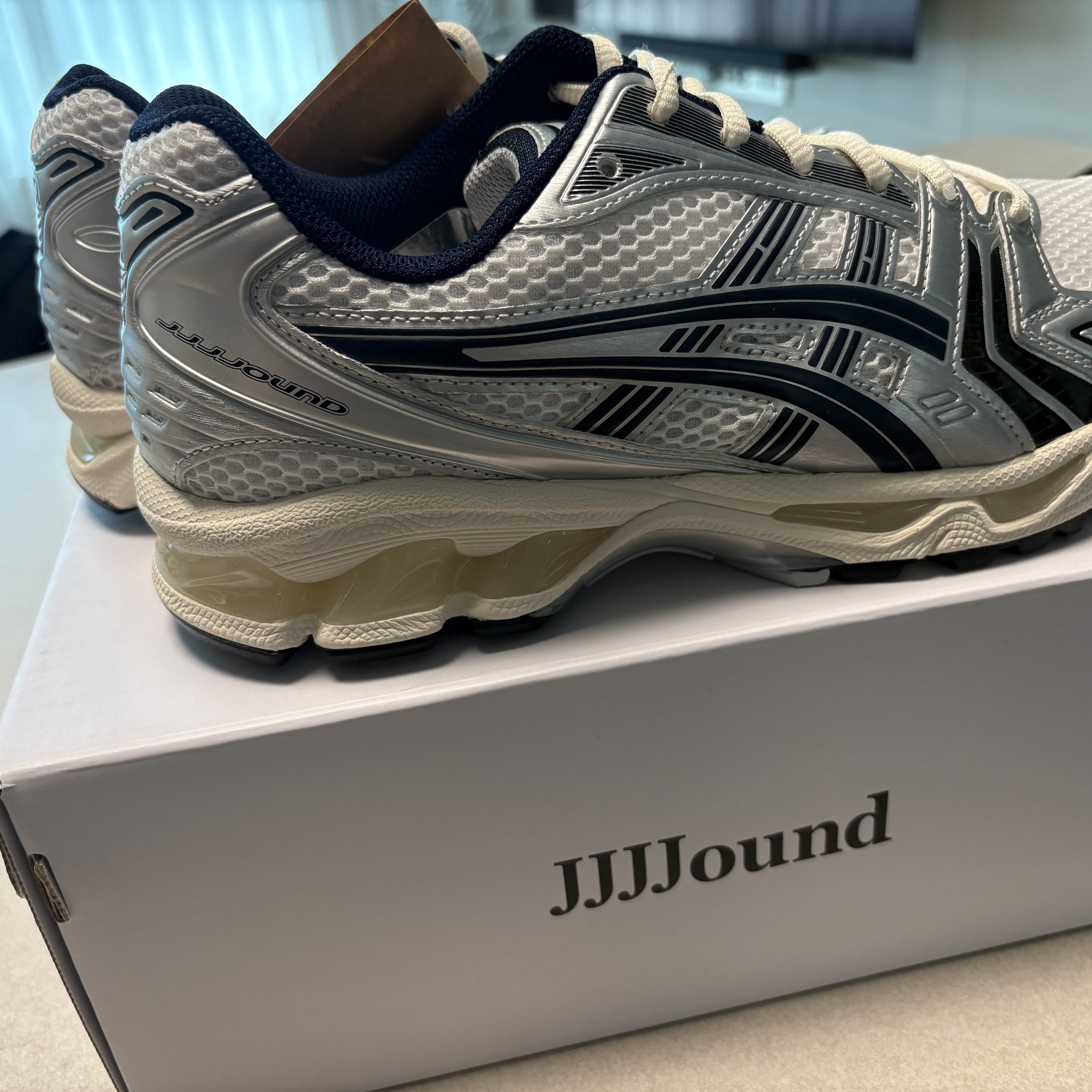 Asics x JJJJound Gel-Kayano 14 White Midnight 착용 스타일