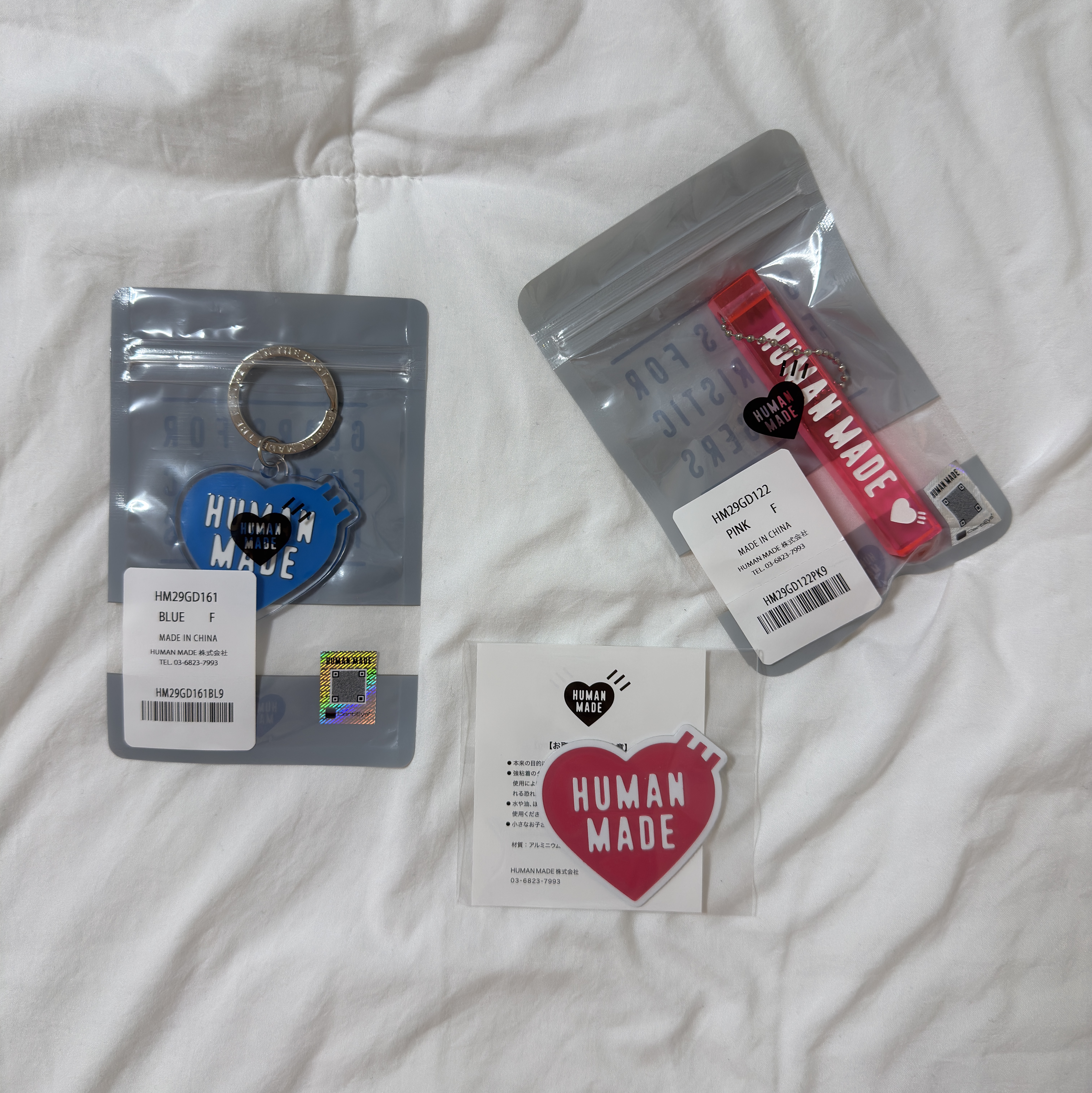 Human Made Acrylic Heart Keyring Blue, Human Made Acrylic Keychain Pink 착용 스타일 - 3