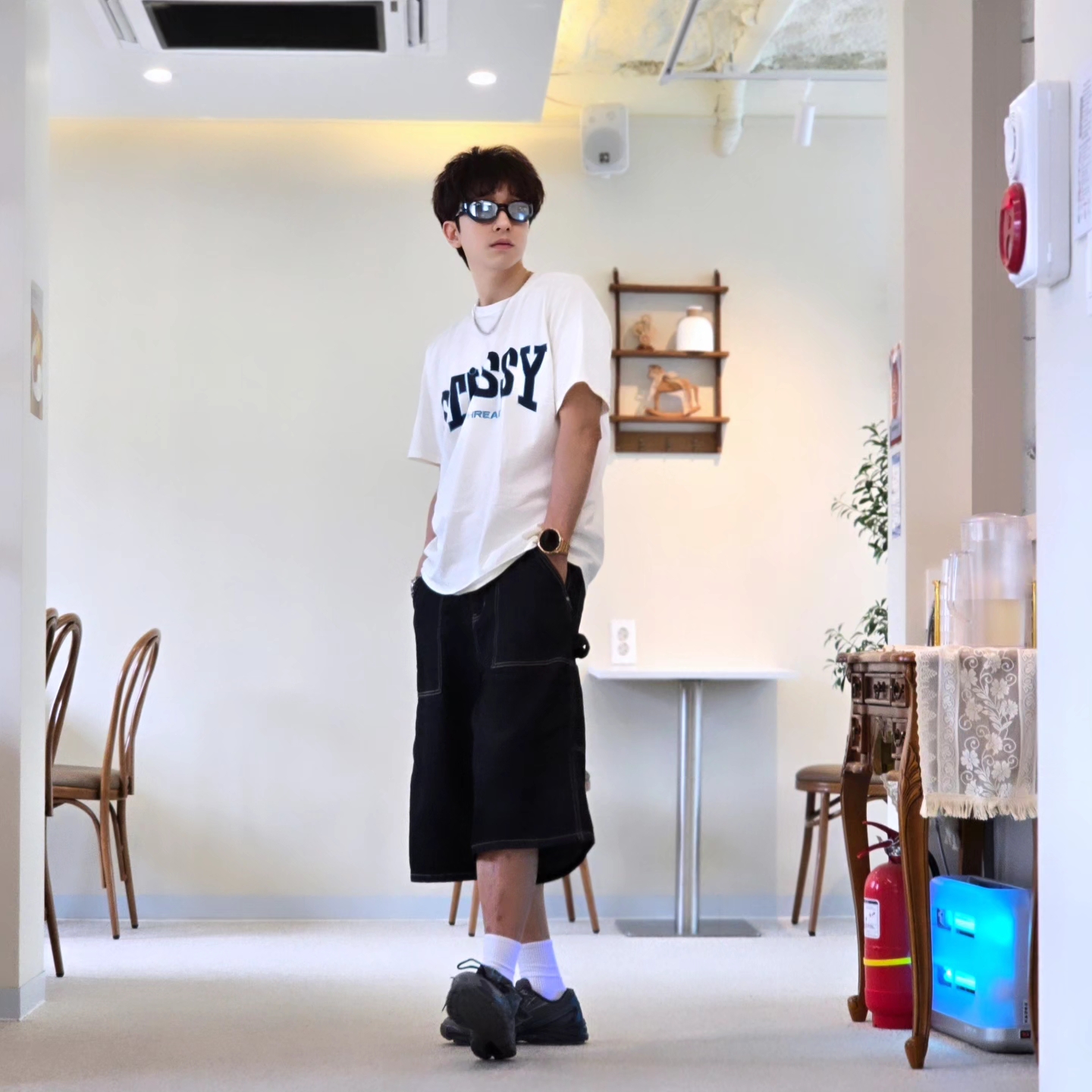 Stussy Burly Threads Pigment Dyed T-Shirt Natural, Samsung Galaxy Watch6 44mm LTE Silver (Korean Ver.) 착용 스타일 - 1