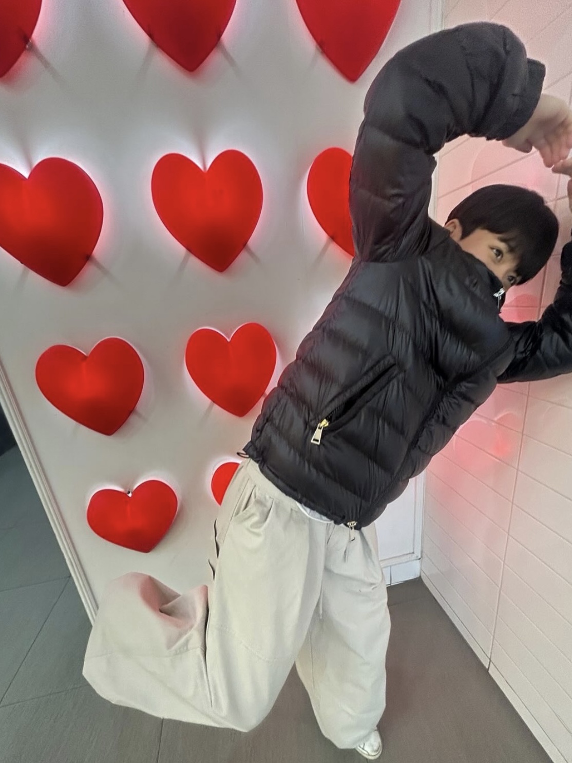 Moncler Maya Short Down Jacket Black - 24FW 착용 스타일 - 1
