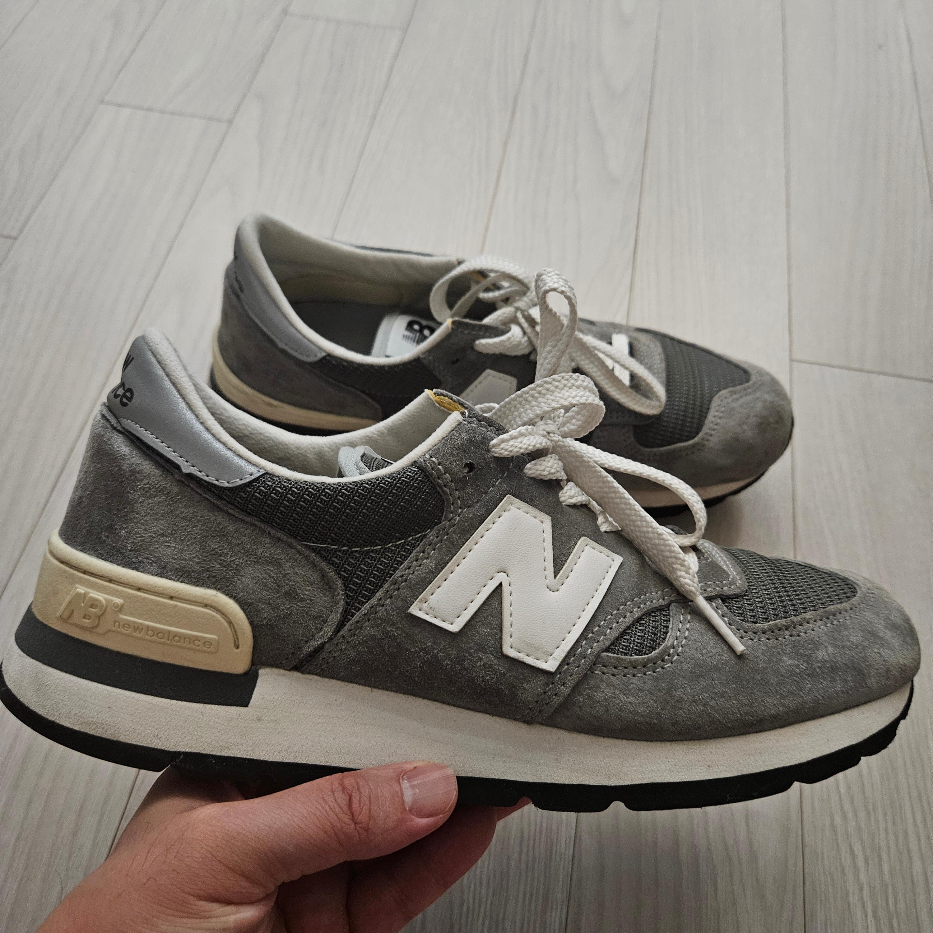 New Balance 990 Made in USA Grey 착용 스타일