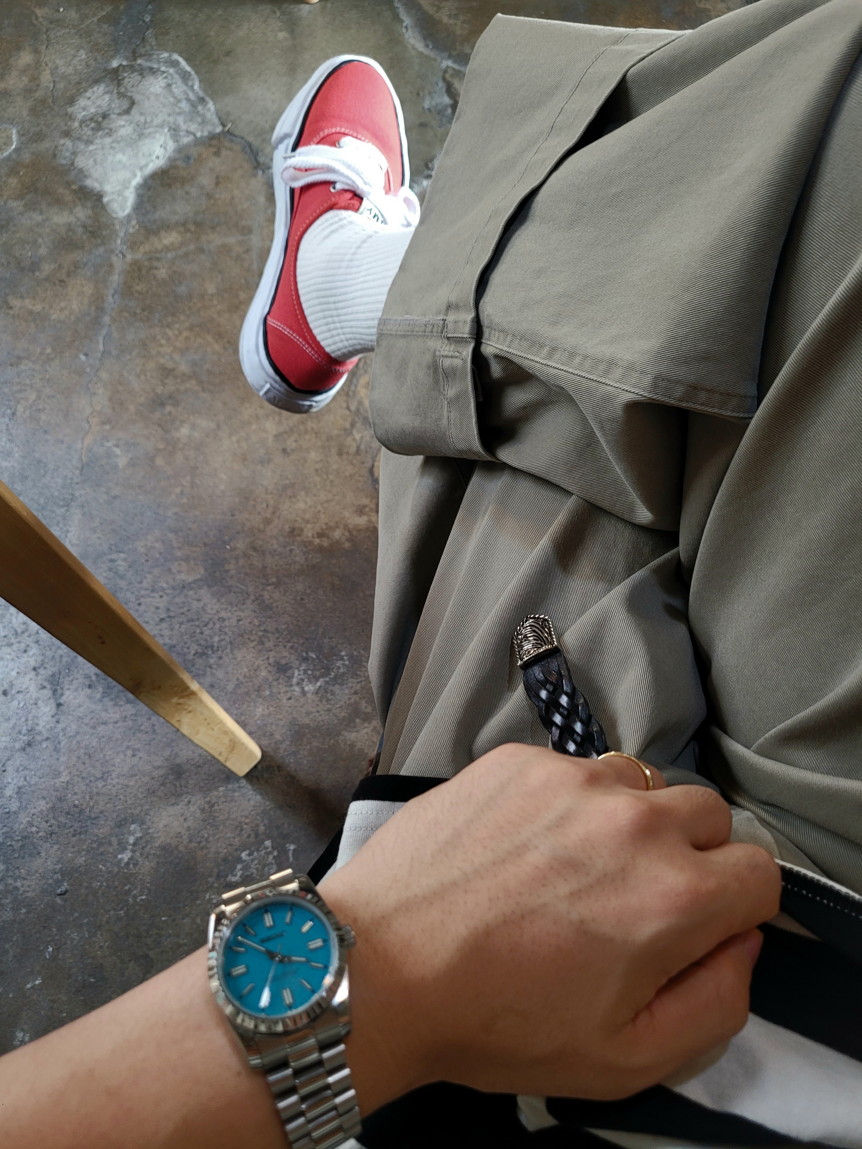 Maison Mihara Yasuhiro Baker OG Sole Canvas Low Cut Sneakers Red 착용 스타일 - 1