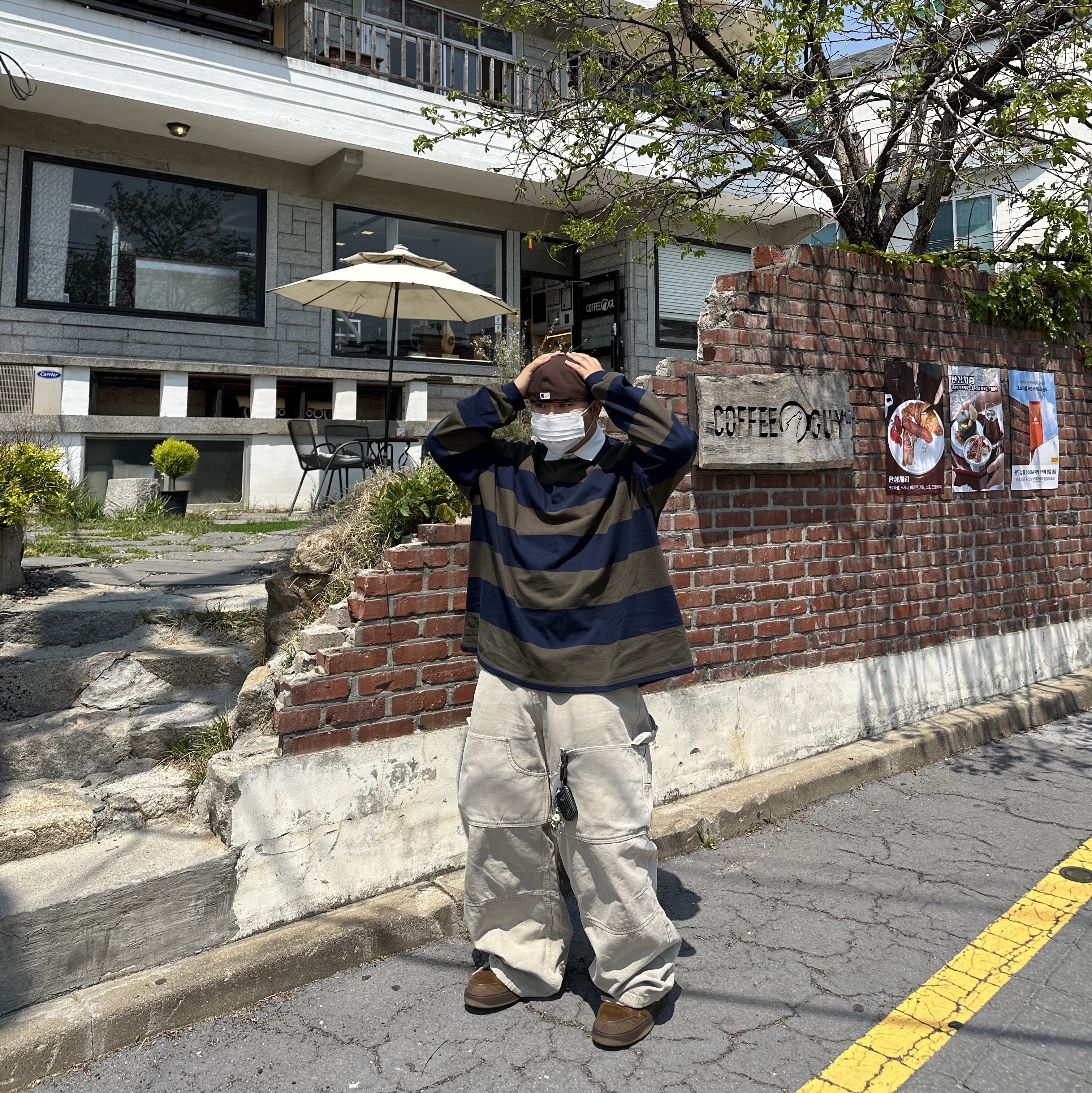 Nonnod Double Knee Cover Pants Vintage Beige, MJD Oversized Stripe Rugby Shirt Khaki 착용 스타일