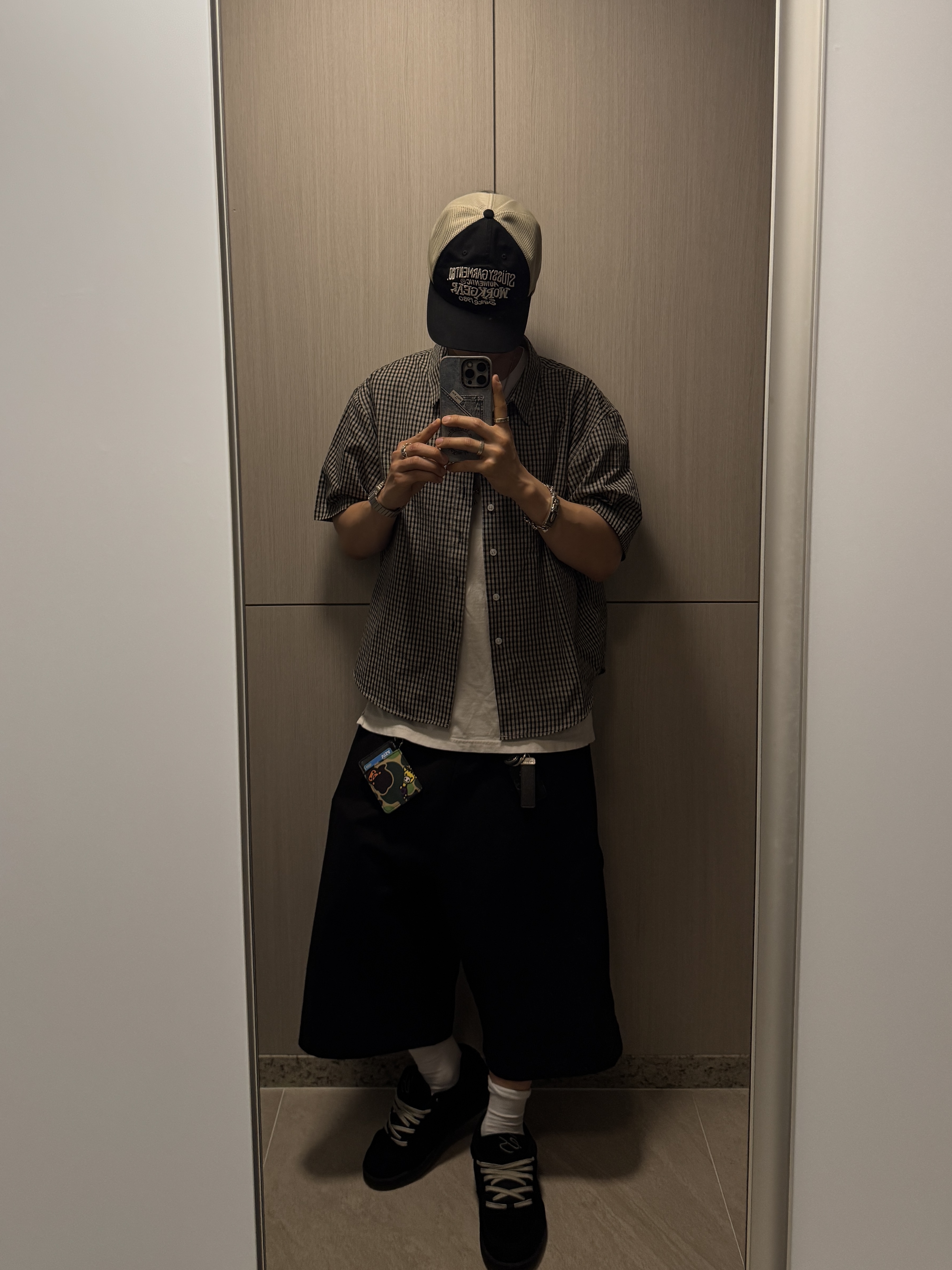 Stussy Low Profile Workgear Strapback Black, BAPE Baby Milo Mirror Card Holder Keychain Green Black 착용 스타일 - 2
