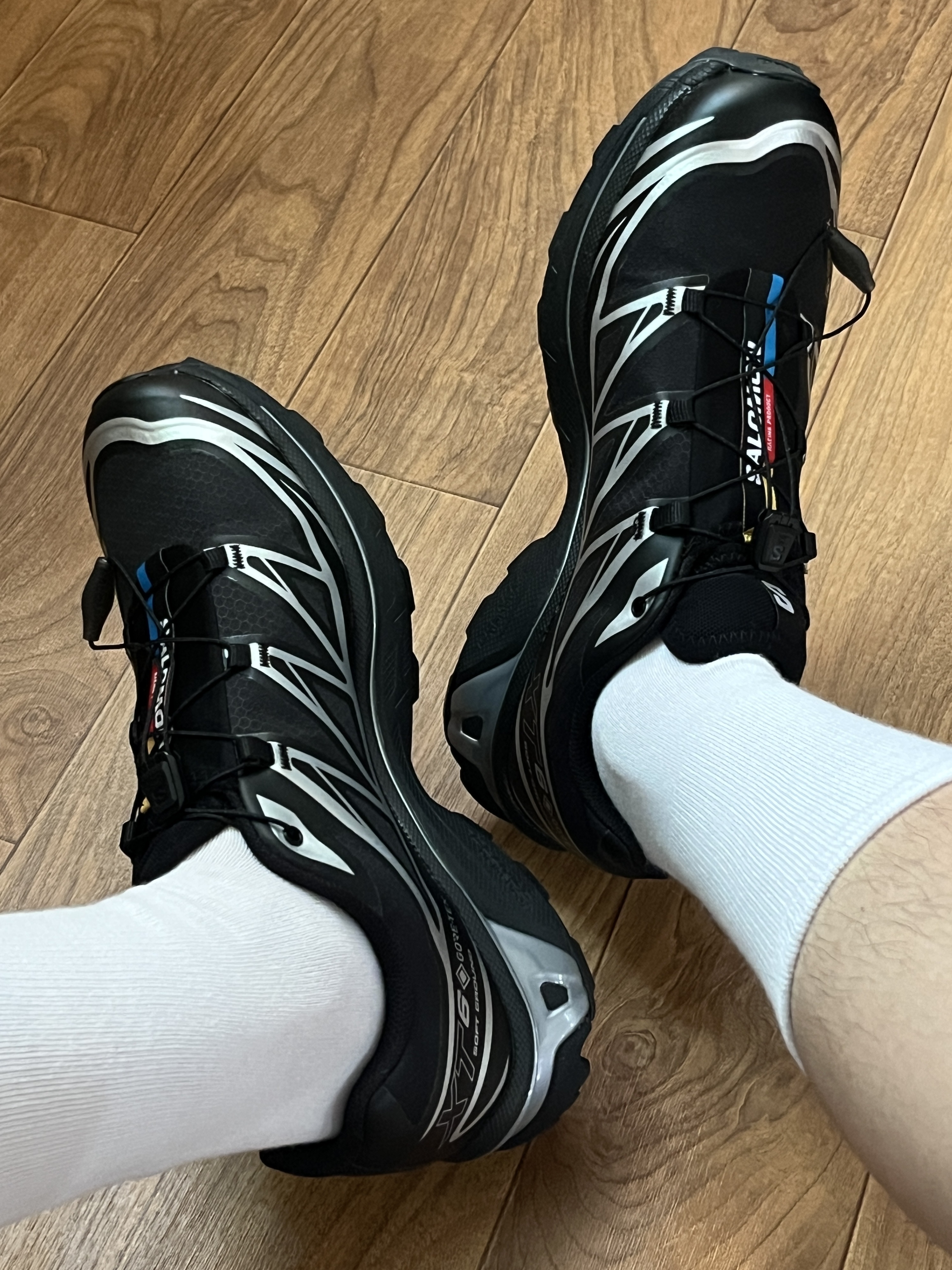 Salomon XT-6 GTX Black Silver 착용 스타일
