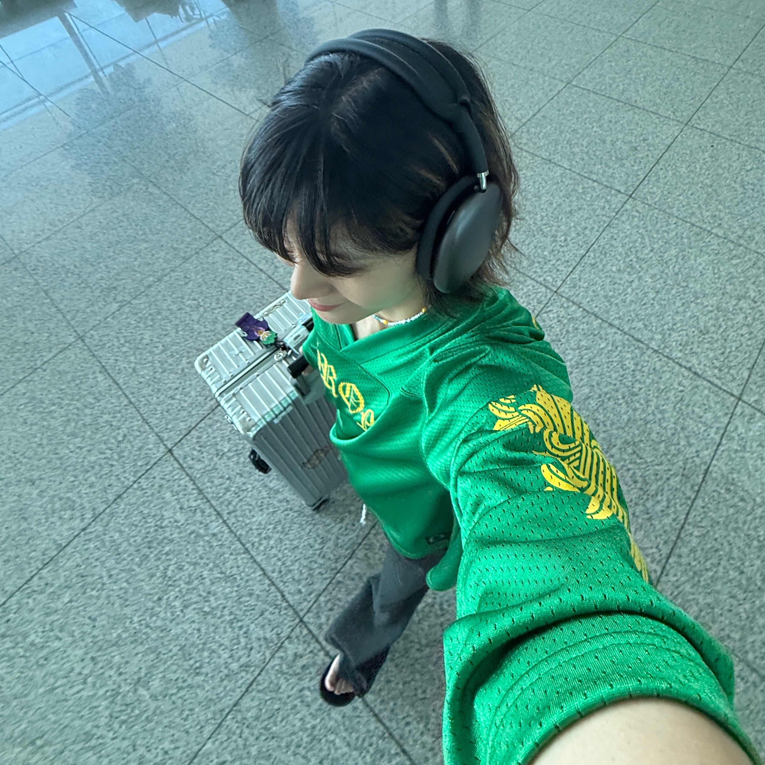 Chrome Hearts Mesh Long Sleeve Jersey Green, Apple AirPods Max Lightning Space Gray (Korean Ver.) 착용 스타일 - 3