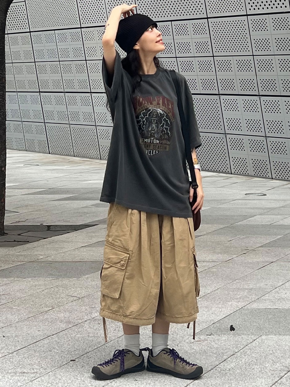 Keen Jasper Suede Sneakers Silver Mink, BAPE Ape Head Shoulder Bag Brown 착용 스타일 - 3