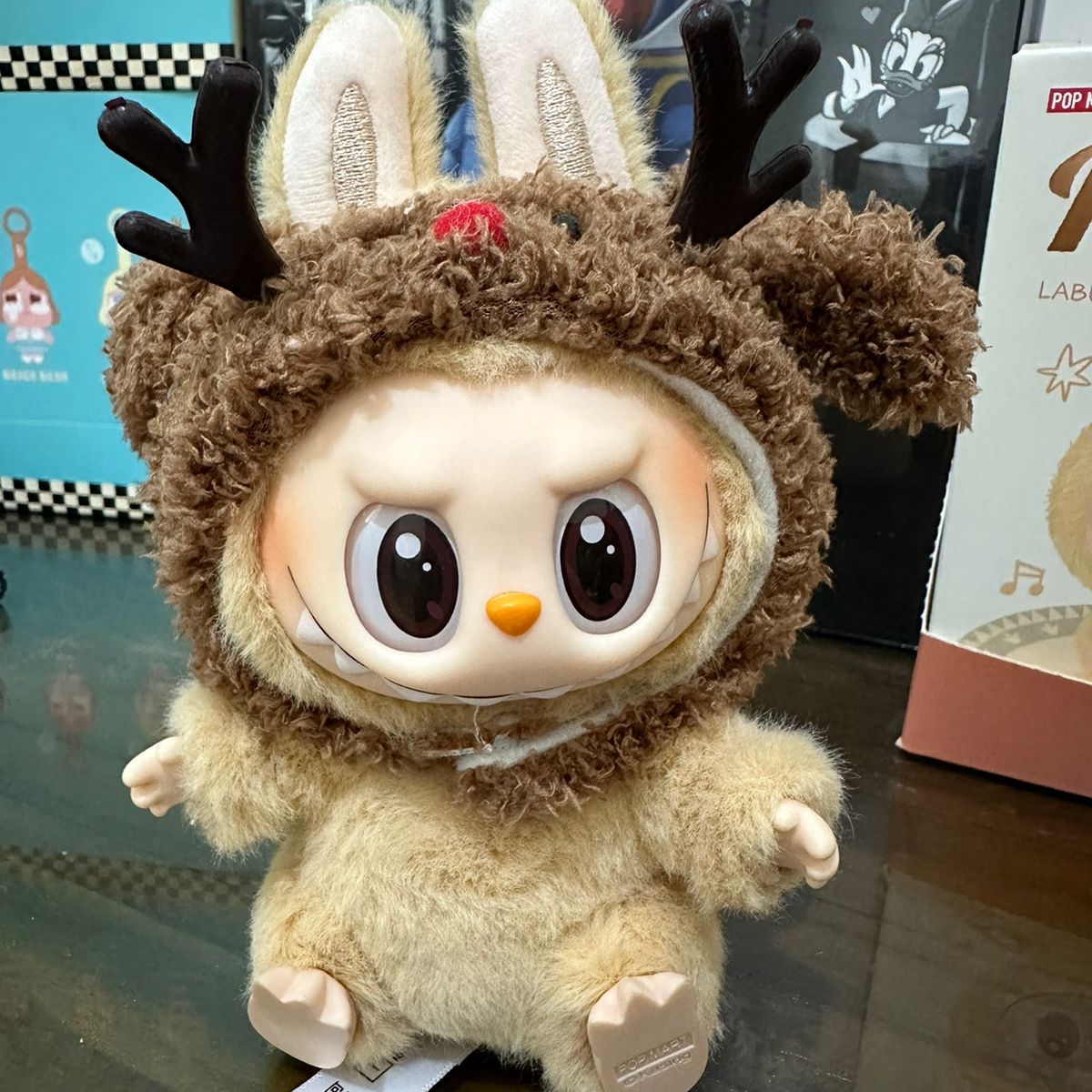 Pop Mart Labubu Let's Play Together Doll Series Sealed Case (6 Blind Boxes), Pop Mart Labubu Let's Play Together Doll Series Baba Keyring (Opened Case) 착용 스타일 - 1