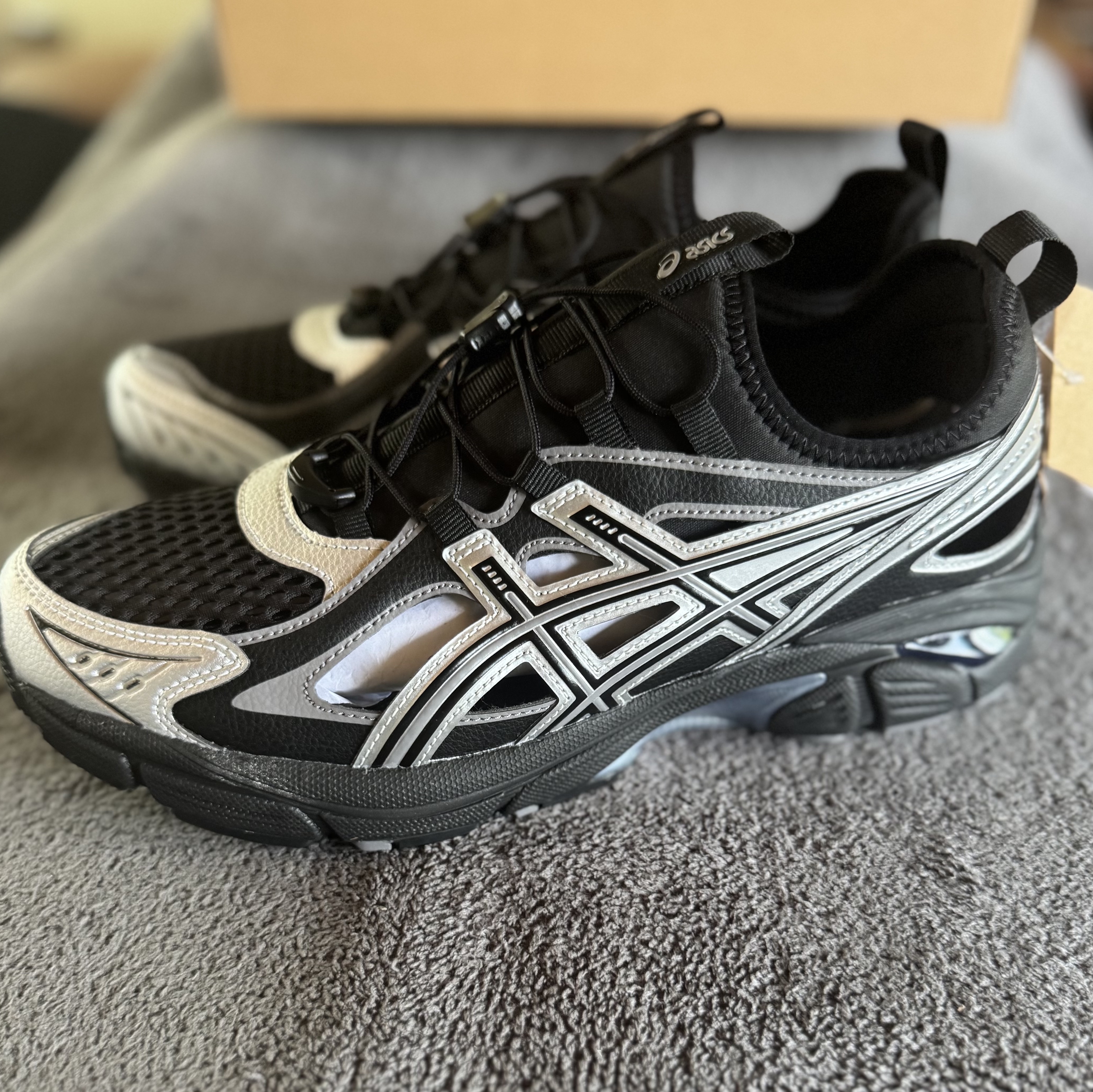 Asics GT-2160 Breeze Black Pure Silver 착용 스타일 - 2